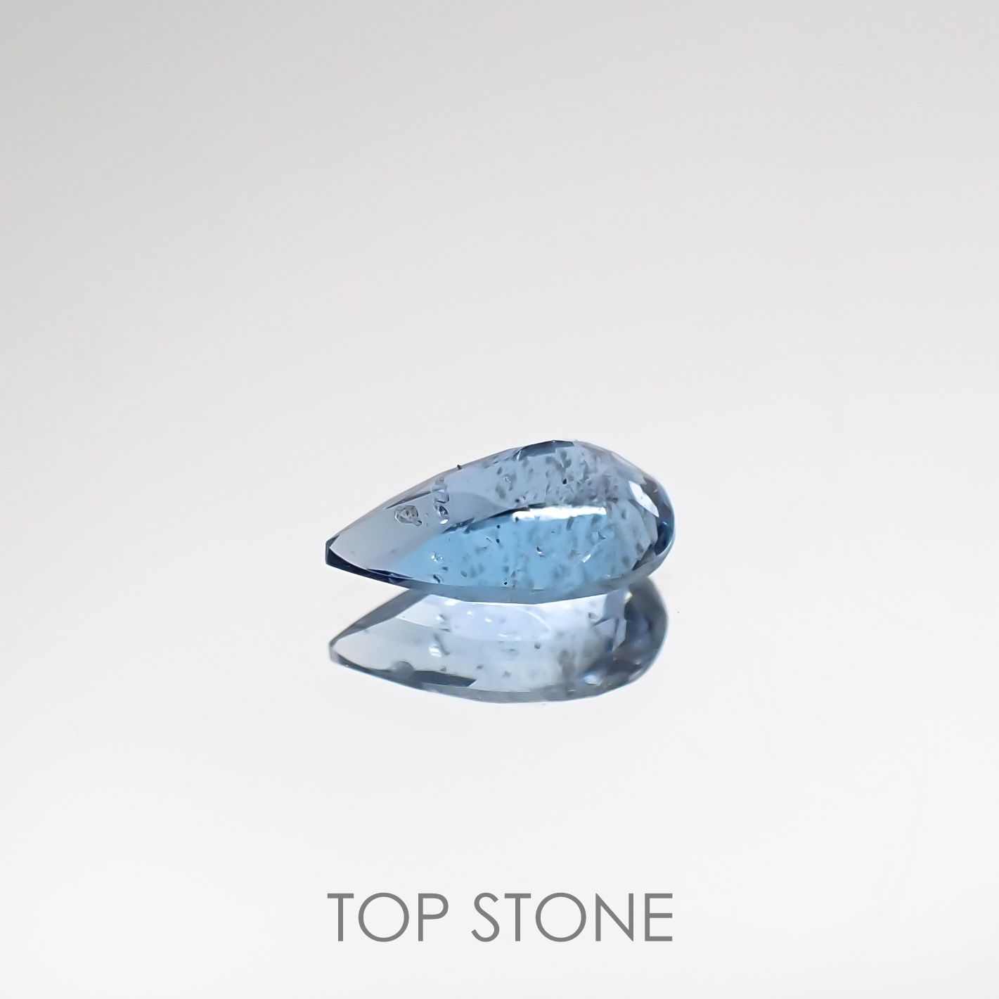 サンタマリアアクアマリン(宝石名アクアマリン) ブラジル産 0.18ct 識別済[210711416]5.2×3.1mm前後