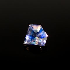 ◇カスタムカット◇レインボームーンストーン マダガスカル産 0.53ct[230923431]6.3x5.8mm前後