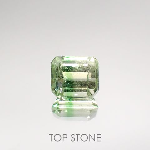 バイカラーツァボライト(宝石名グリーン グロッシュラー・ガーネット) タンザニア産 0.76ct 識別済[210711574]5.1×4.2mm前後