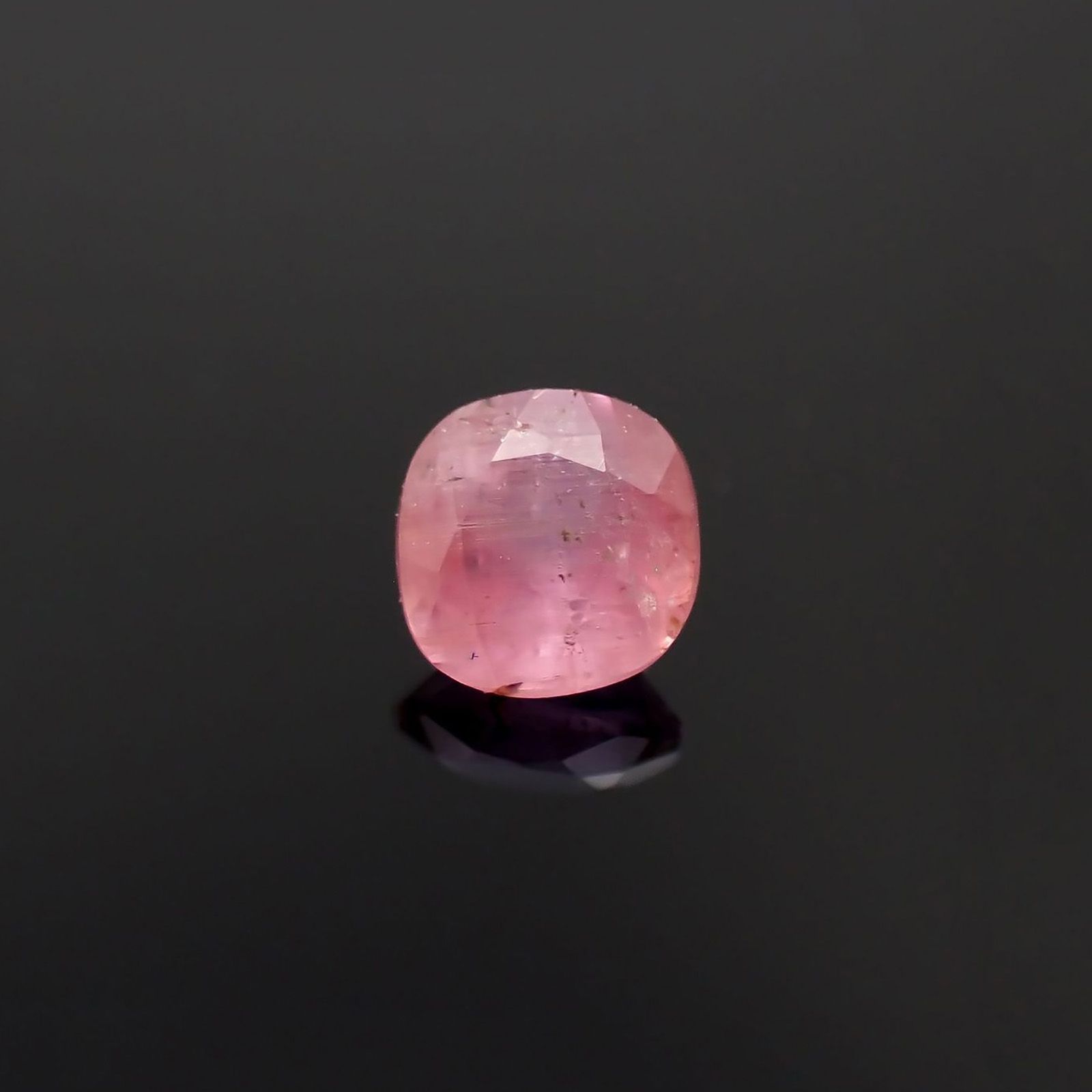 ペツォッタイト(宝石名ペツォッタイト)マダガスカル産 識別済 0.23ct / 3.8x3.7mm前後 [231023645]