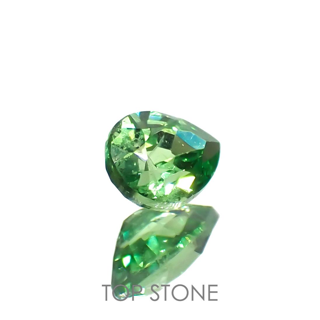 ミントガーネット(宝石名グリーン グロッシュラー・ガーネット)タンザニア産 0.24ct 識別済[230119976]4.5x3.2mm前後