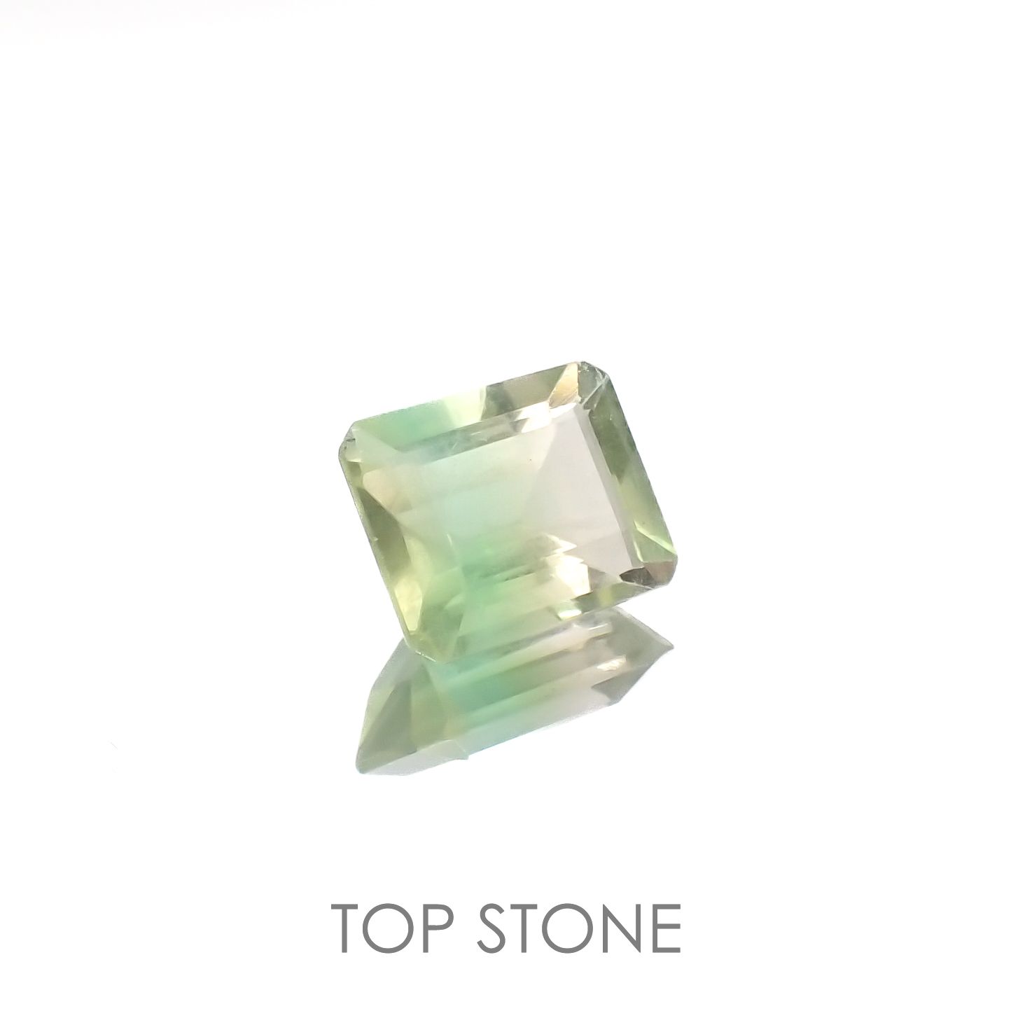 バイカラーフローライト ブラジル産 3.79ct[220917631]9.9x8.1mm前後