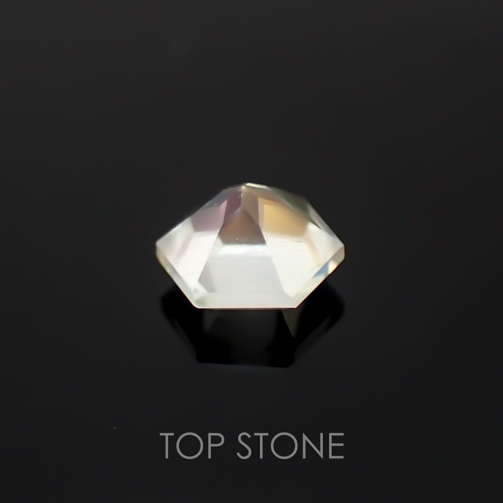 ◇ヘキサゴンカット◇レインボームーンストーンSA(宝石名アンデシン・ラブラドライト) インド・タミルナードゥ産 0.28ct 識別済[21059516]4×4mm前後