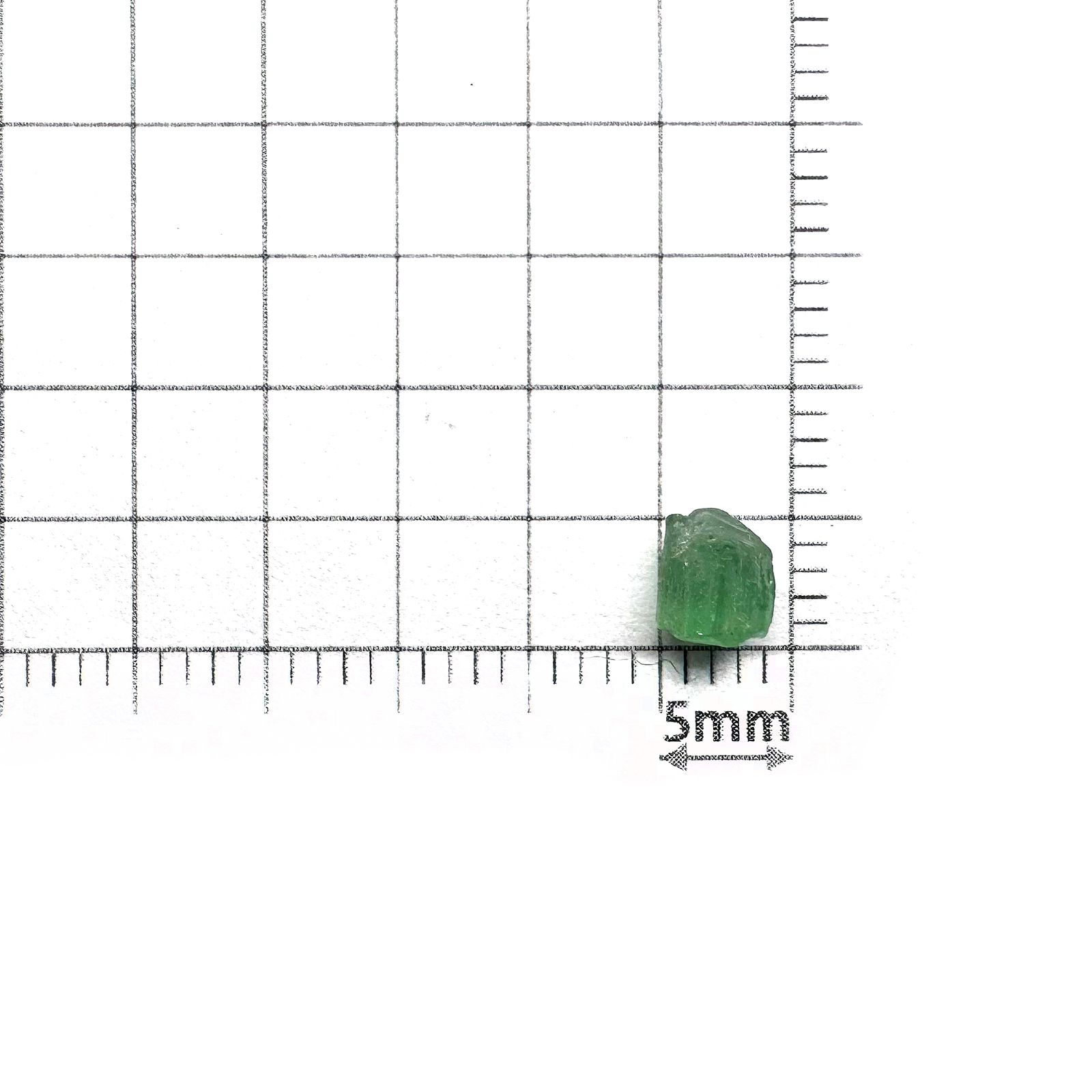 パライバトルマリン 原石 ブラジル・パライバ州バターリャ鉱山産 0.60ct [220515997]4.6x4.2mm前後