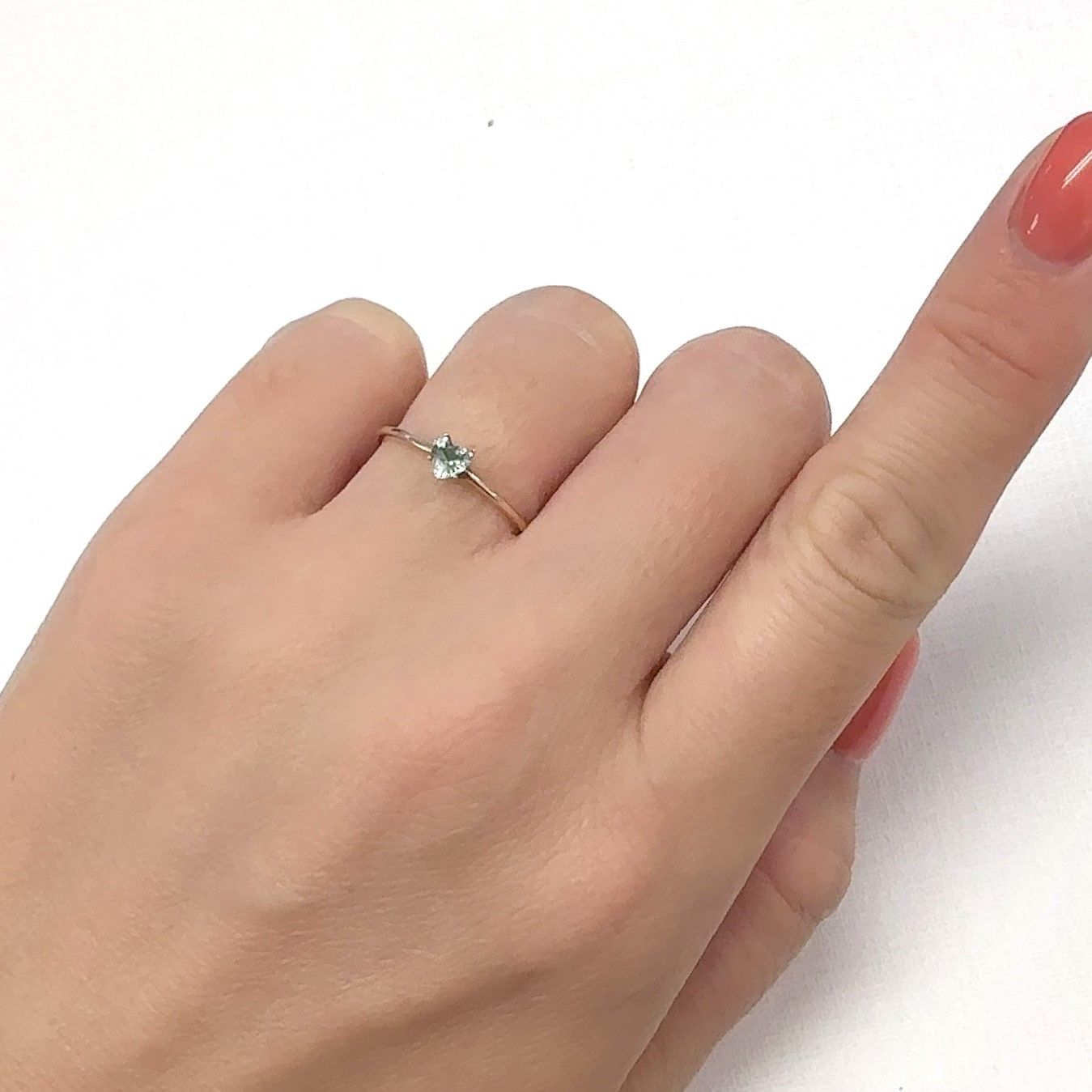 バイカラーサファイア スリランカ/マダガスカル産 0.25ct[240929072]3.9x3.9mm前後