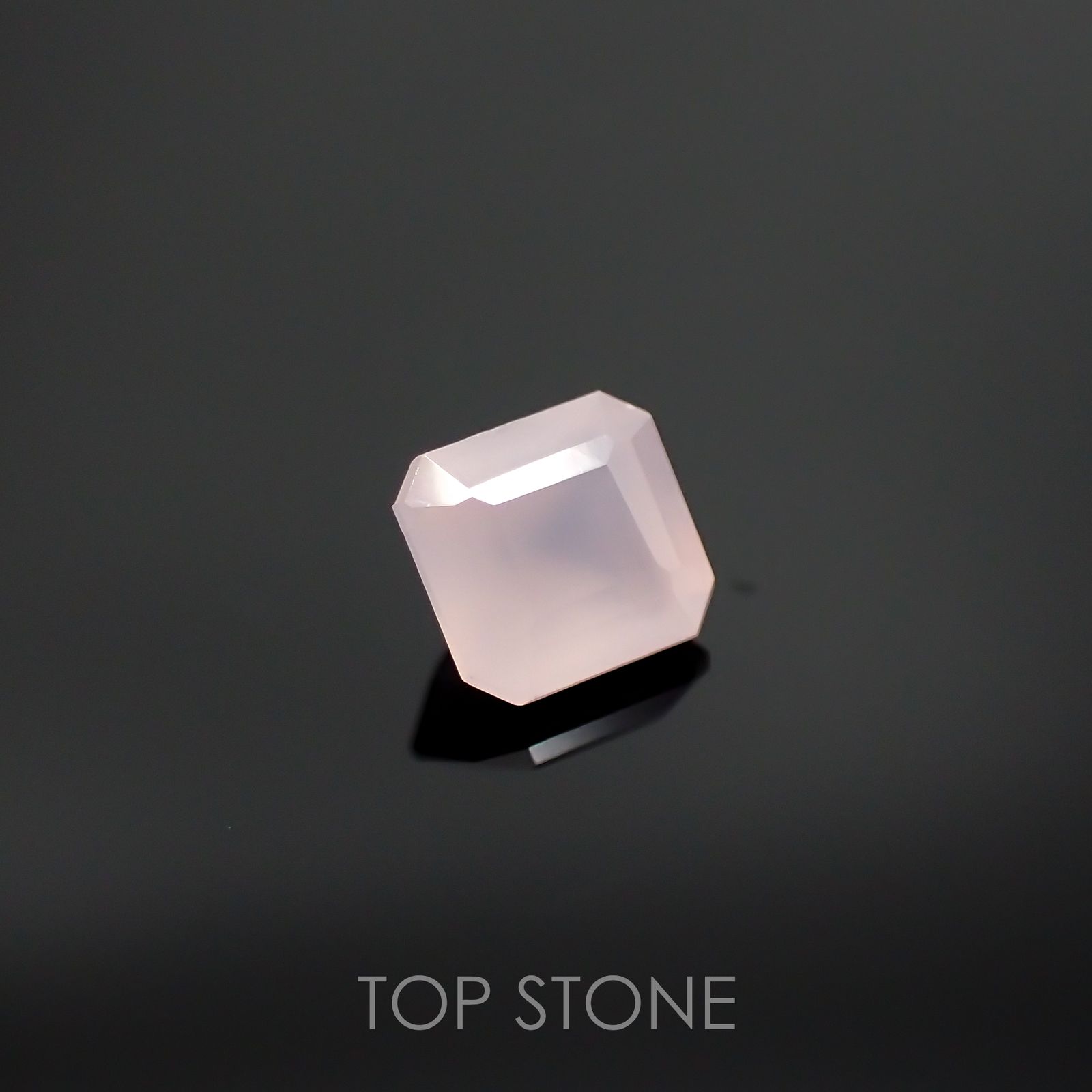 ピンクスミソナイト メキシコ産 ルース 0.81ct[210711453]4.9×4.6mm前後