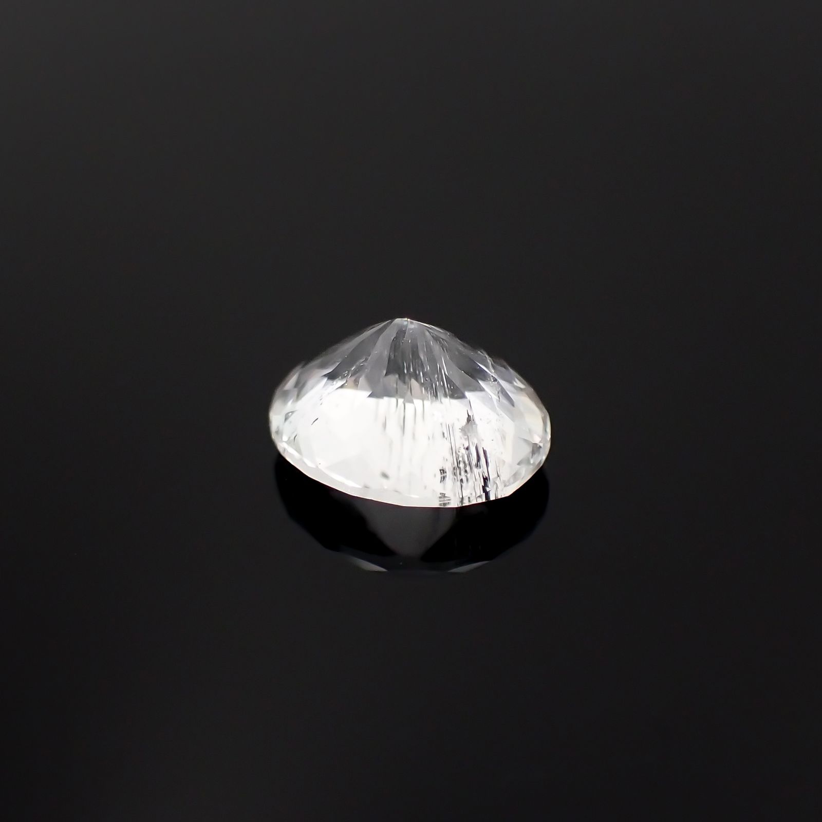 ベリロナイト(宝石名ベリロナイト)パキスタン産 1.609ct ソ付(彩珠)[230722994]8.5x7.1mm前後