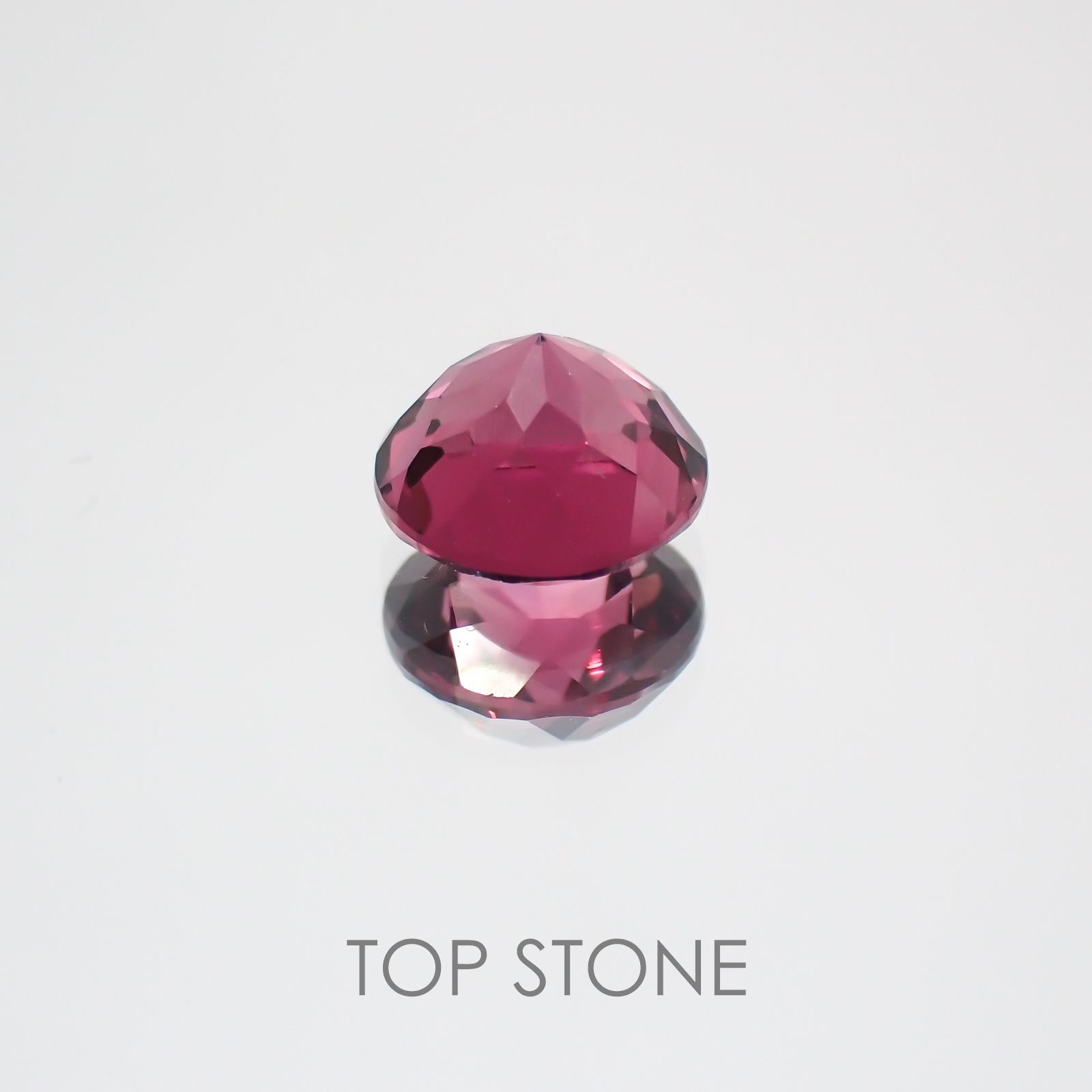 カラーチェンジマラヤガーネット(宝石名ガーネット) タンザニア産 1.17ct 識別済[21059661]6.1×6.1mm前後