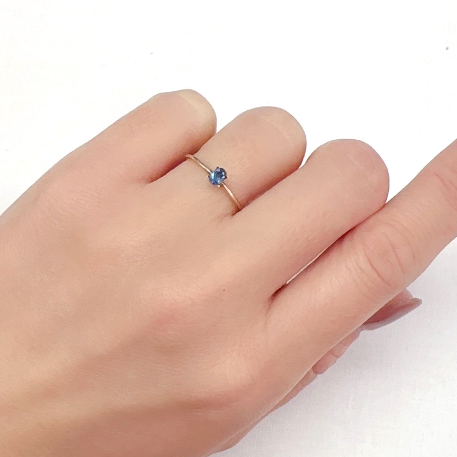 タトゥーアクアマリン ブラジル・ミナスジェライス州タトゥー鉱山産 0.14ct[240226065]4x2.7mm前後
