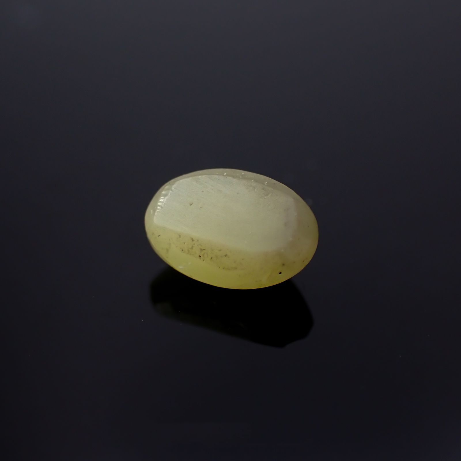 クリソベリルキャッツアイ スリランカ産 0.63ct[221018249]5.7x3.8mm前後