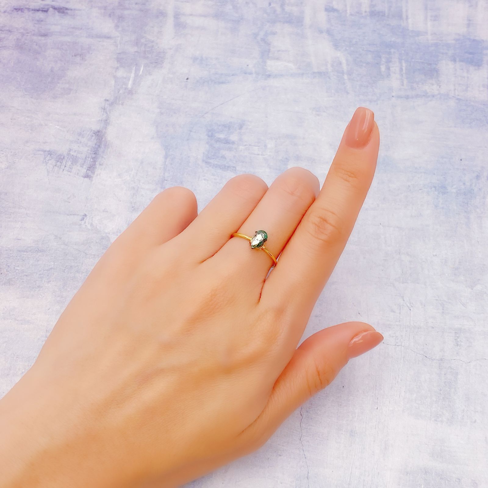 パイライトインエメラルド コロンビア産 0.72ct [241229563]7.4x4.3mm前後