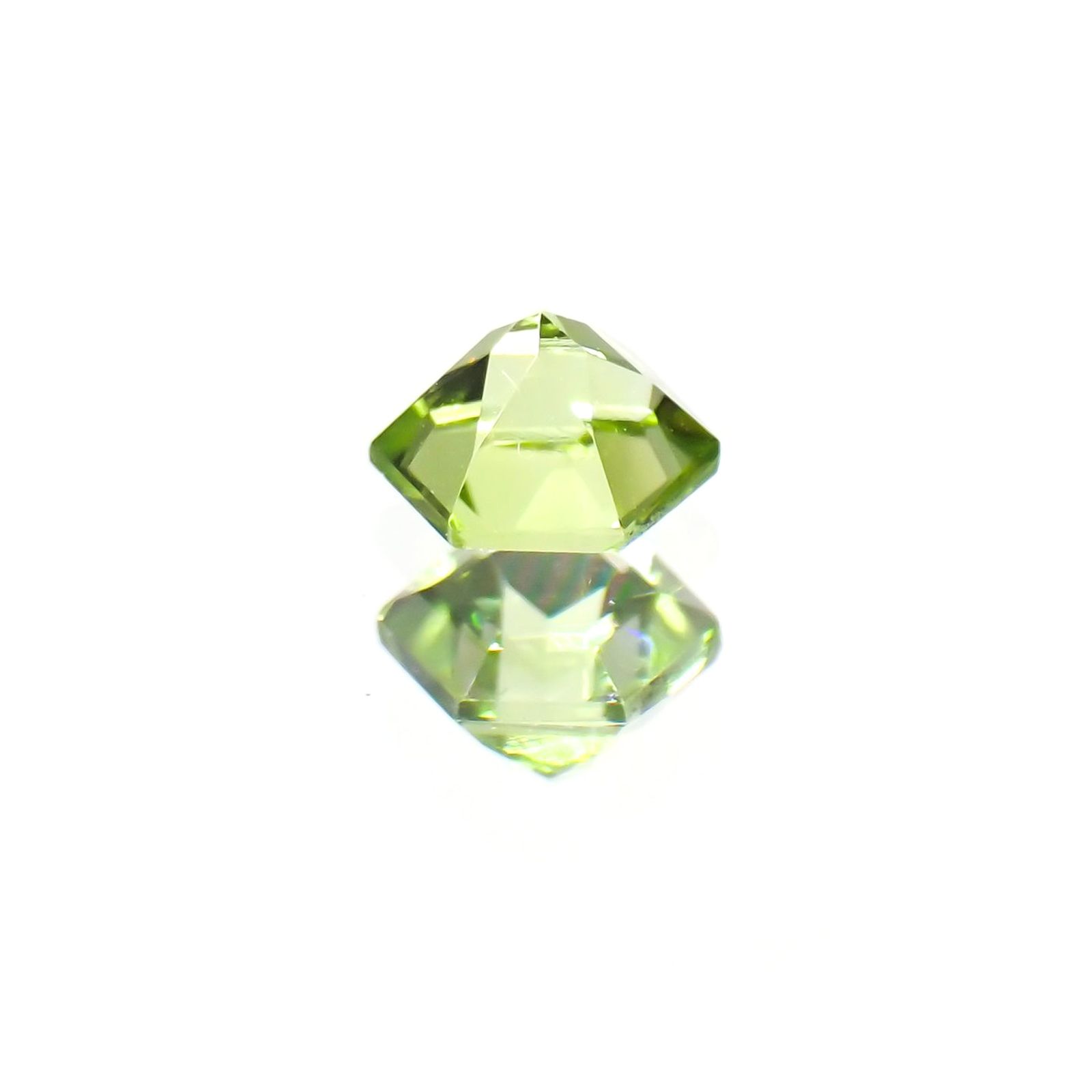 ◇ヘキサゴンカット◇ペリドット(宝石名ペリドット) パキスタン産 0.36ct 識別済[251013094]4.1×4mm前後