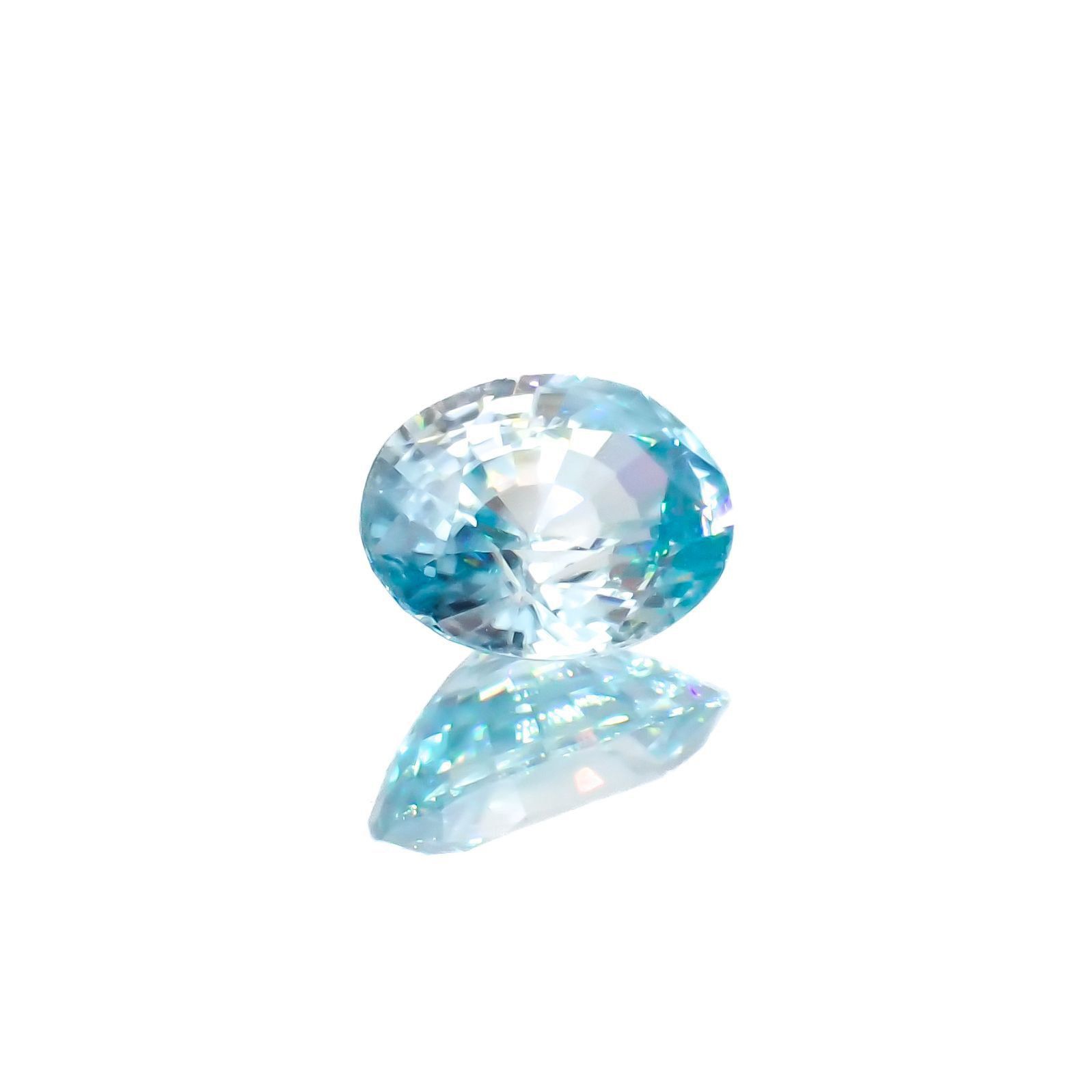 バイカラーブルージルコン カンボジア産 1.80ct / 7.9x6.1mm前後 [251120985]
