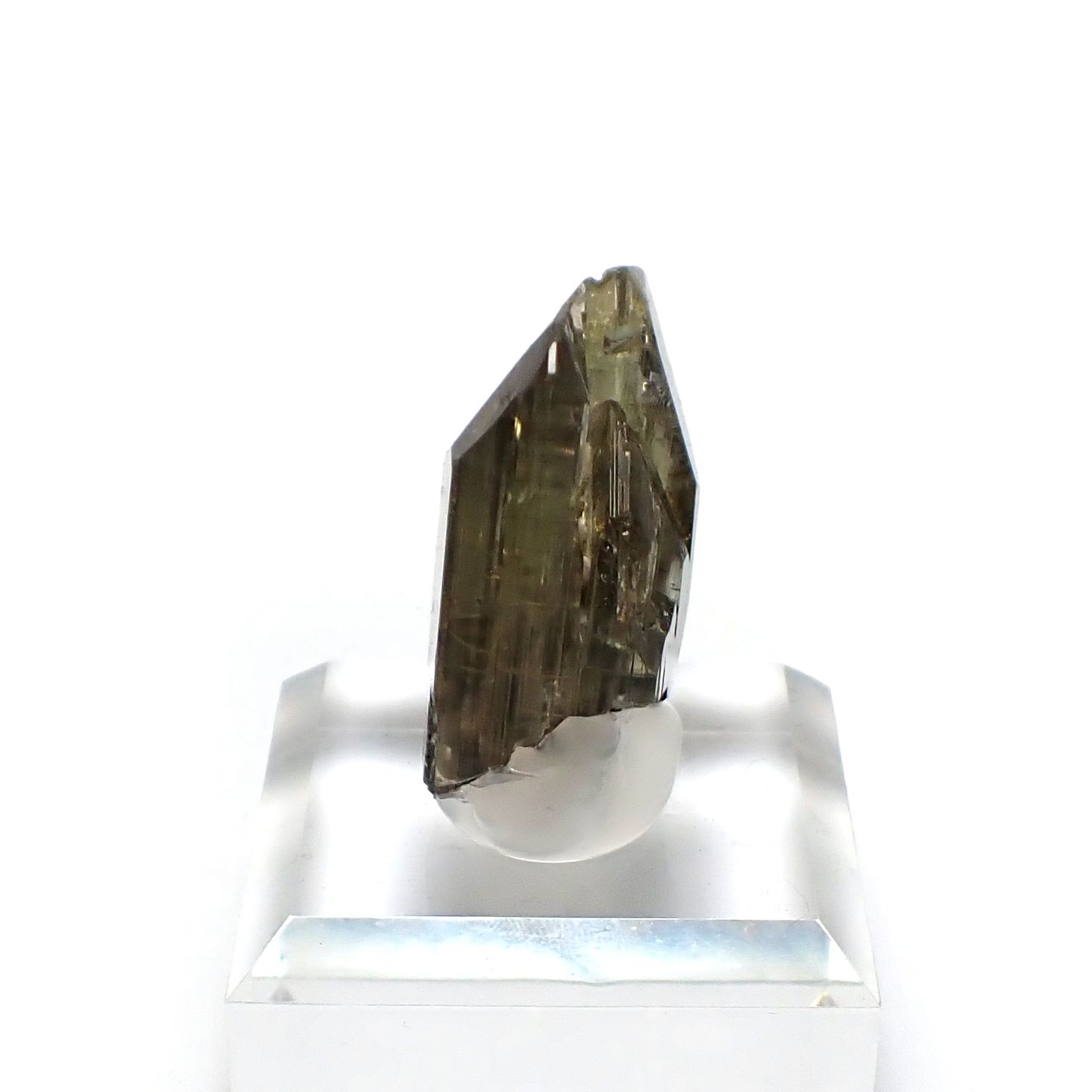 ゾイサイト原石 タンザニア産 アクリル台座付き 191.64ct(38.32g) / 16.5x25.2x35mm前後 [260632371]