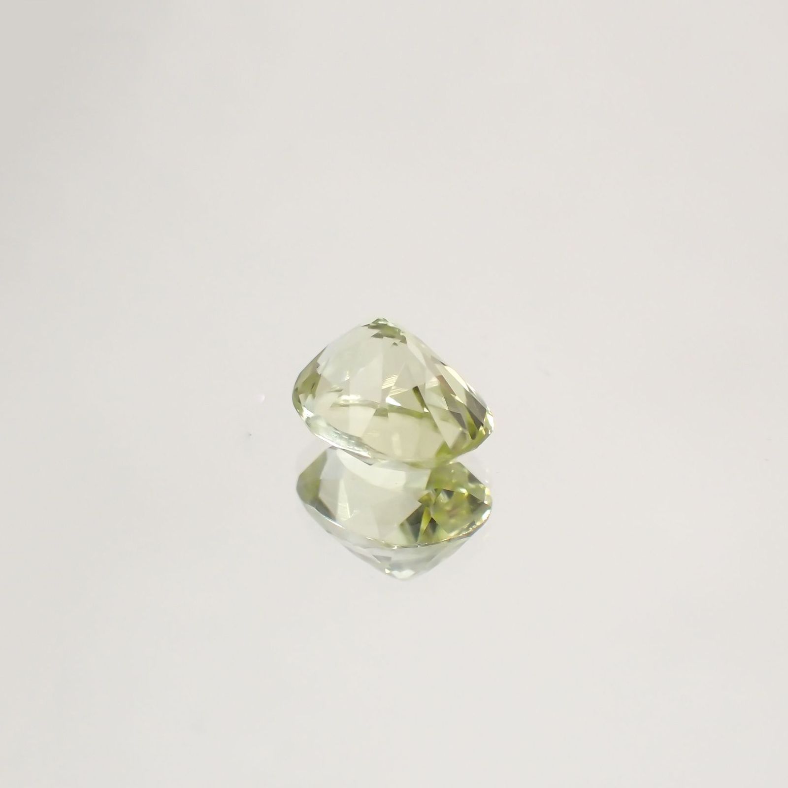 シリマナイト(宝石名シリマナイト) インド産 1.61ct 識別済[210510674]8×6.2mm前後