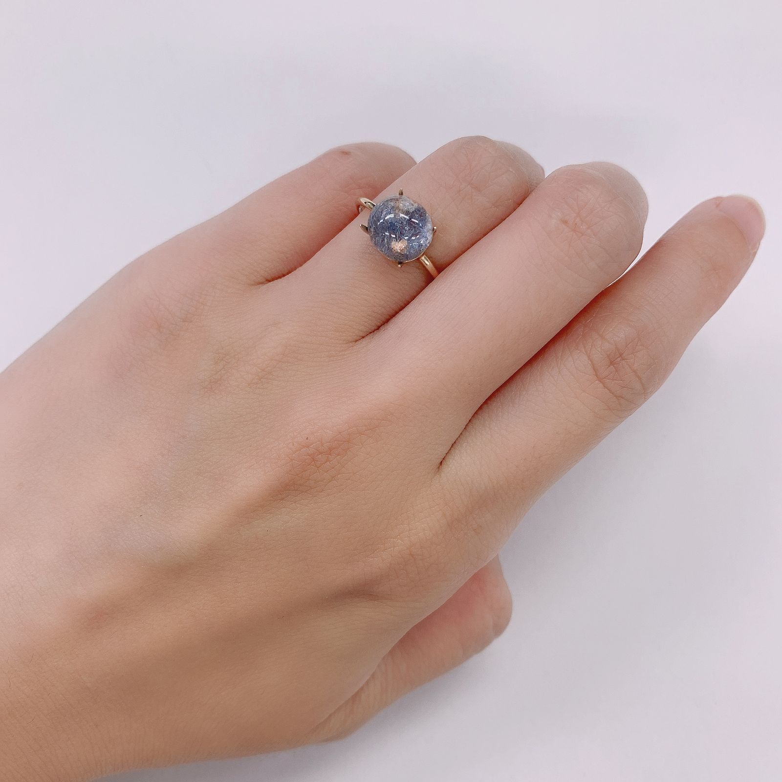 デュモルチェライトインクォーツ ブラジル産 ルース 2.27ct[210913186]8.5×8mm前後