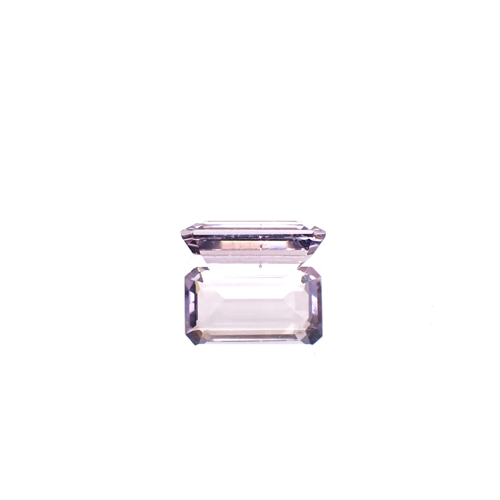 マリアライト フルオレッセンス(宝石名スキャポライト)スリランカ産 0.64ct 識別済[250330046]7.2x4.1mm前後