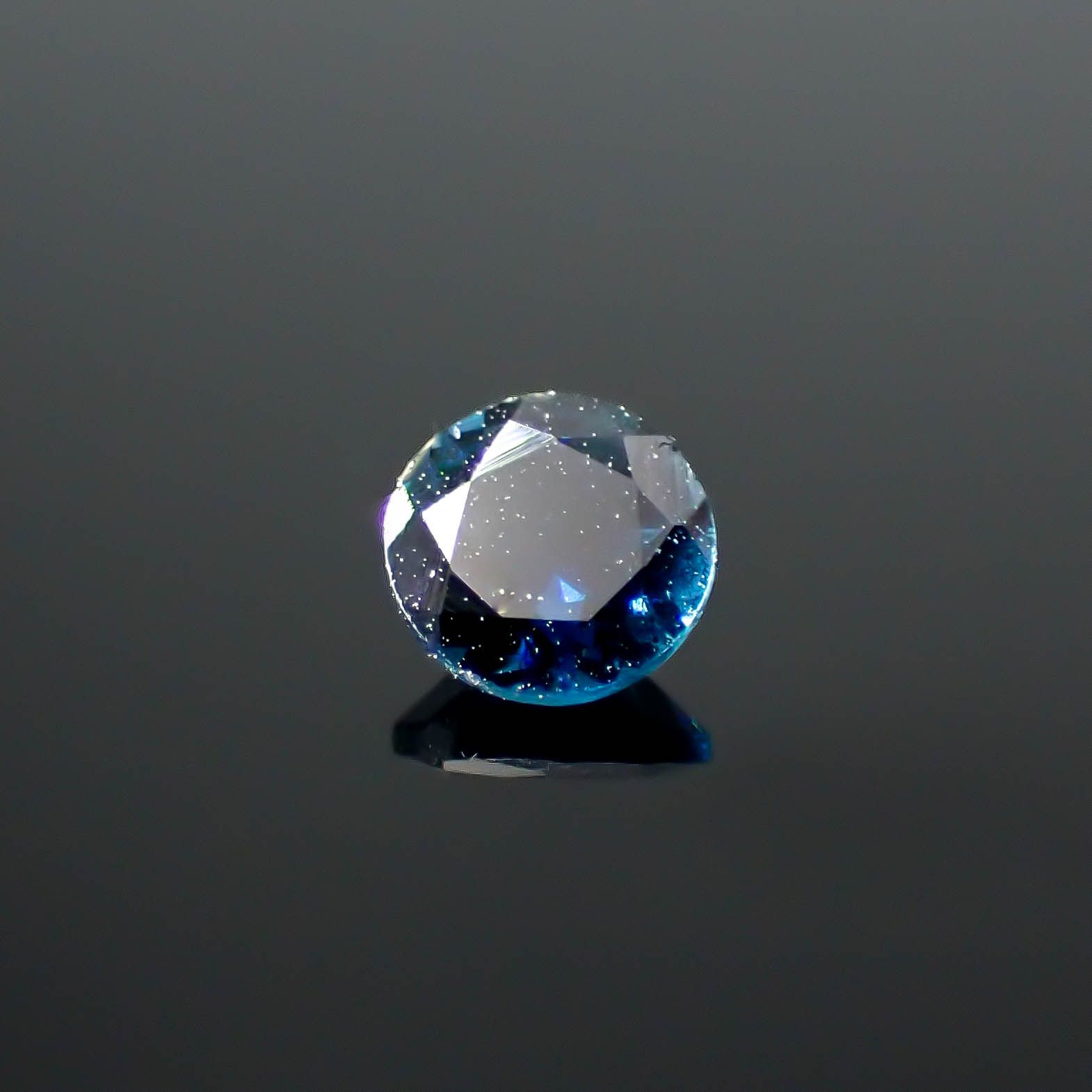 インディゴライト ブラジル産 0.25ct / 4.1x4.1mm前後 [250931102]