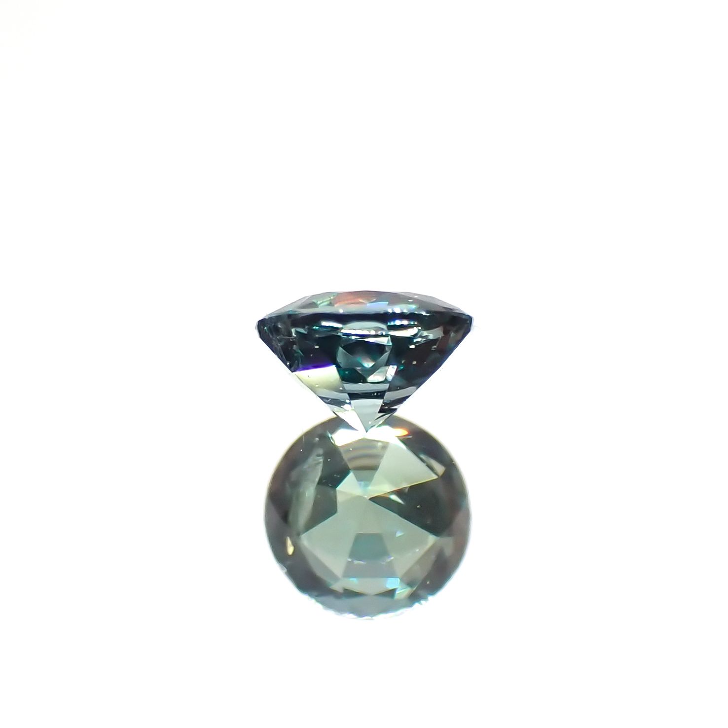 アレキサンドライト(宝石名アレキサンドライト)ブラジル産/EmeraldMains社製 0.141ct ソ付(彩珠)[231224615]3.2x3.2mm前後