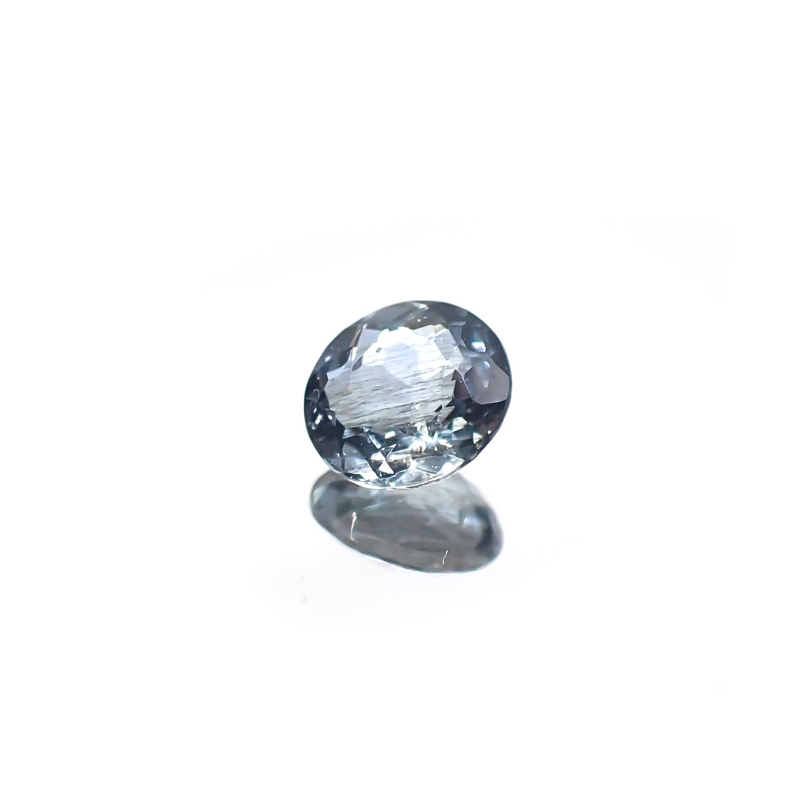 サンタマリアアクアマリン(宝石名アクアマリン) ブラジル産 0.697ct ソ付(彩珠)[210711894]5.9×5.9mm前後
