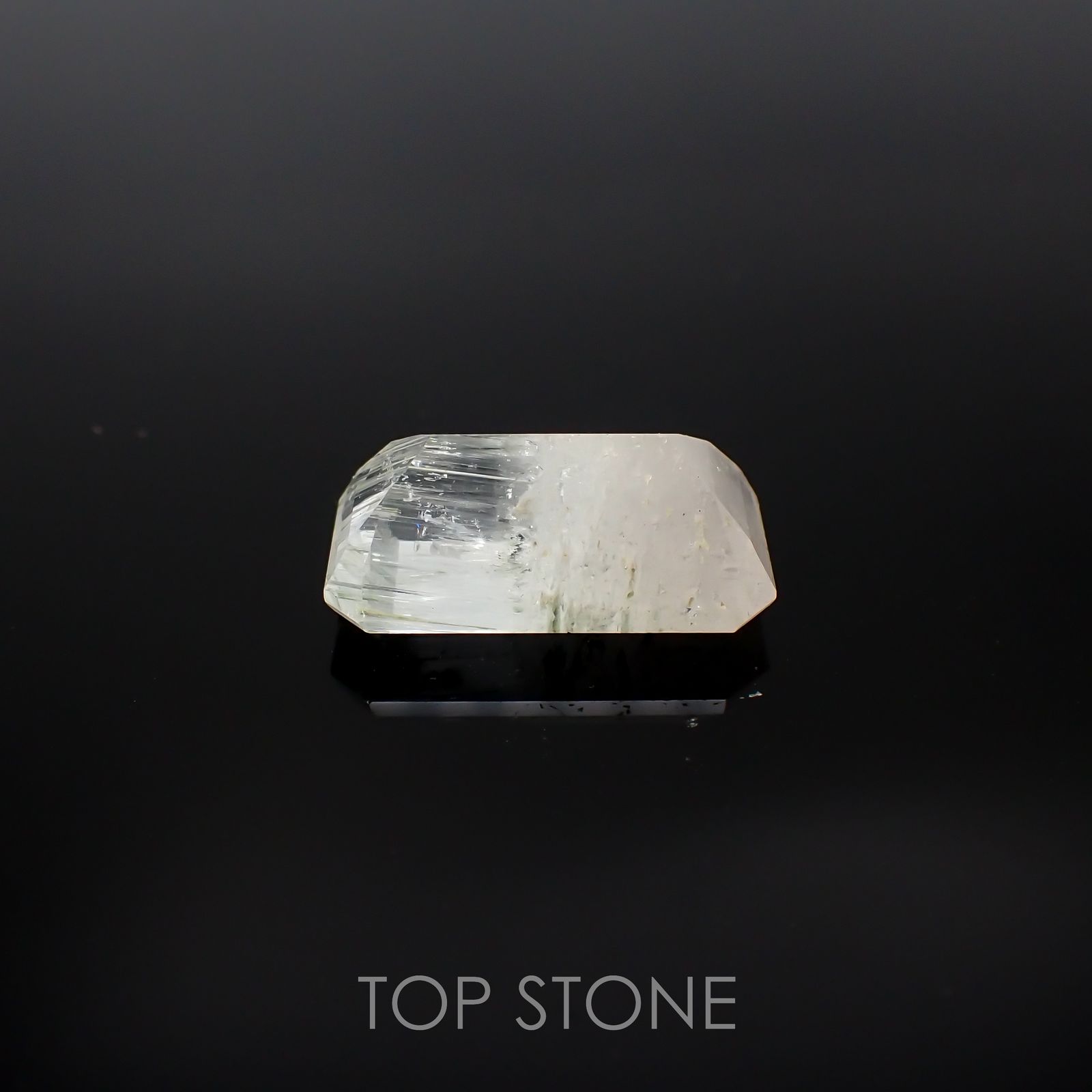 バイカラーベリル(宝石名バイカラー・ベリル)アフガニスタン産 7.03ct 識別済[220717122]15.9x9.1mm前後