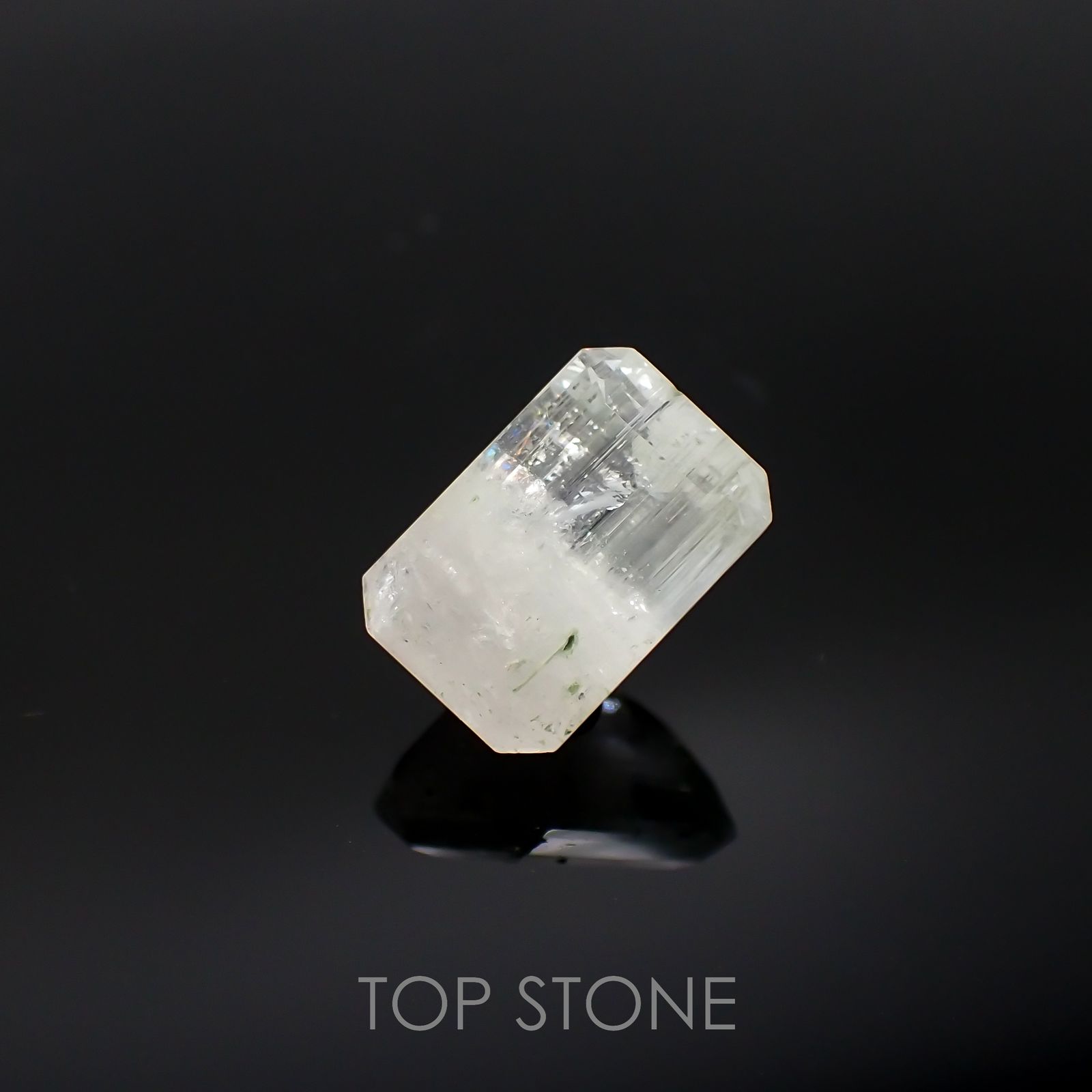 バイカラーベリル(宝石名バイカラー・ベリル)アフガニスタン産 7.15ct 識別済[220717123]14.2x9.4mm前後