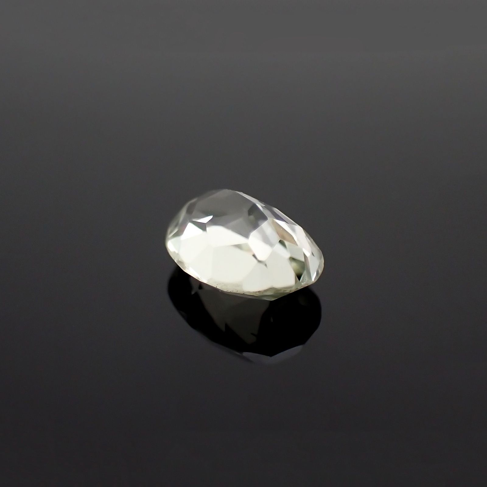 シリマナイト(宝石名シリマナイト)インド産 識別済 1.39ct / 8.1x6mm前後 [221018461]