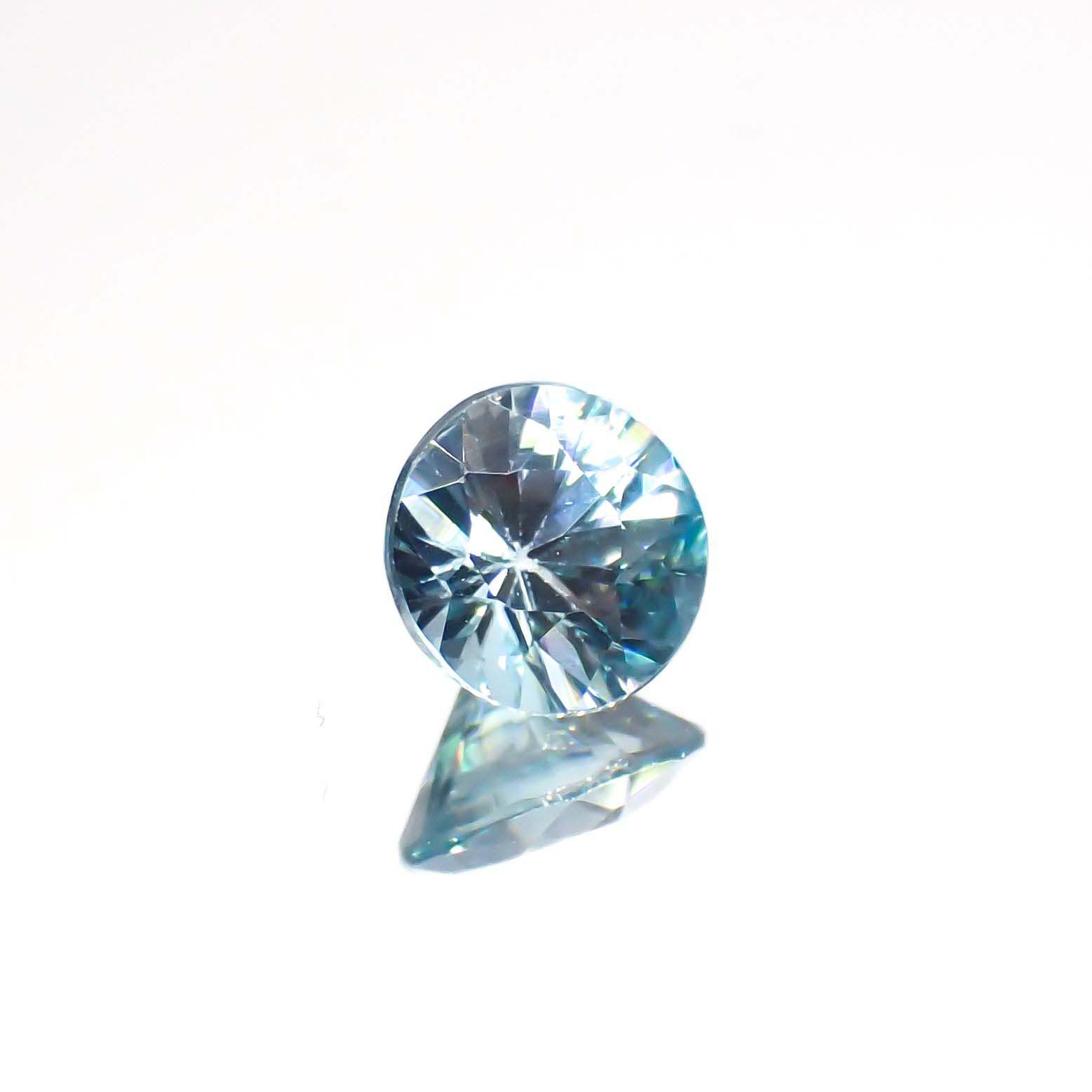 アイスブルージルコン カンボジア産 0.60ct[221018649]4.9x4.8mm前後