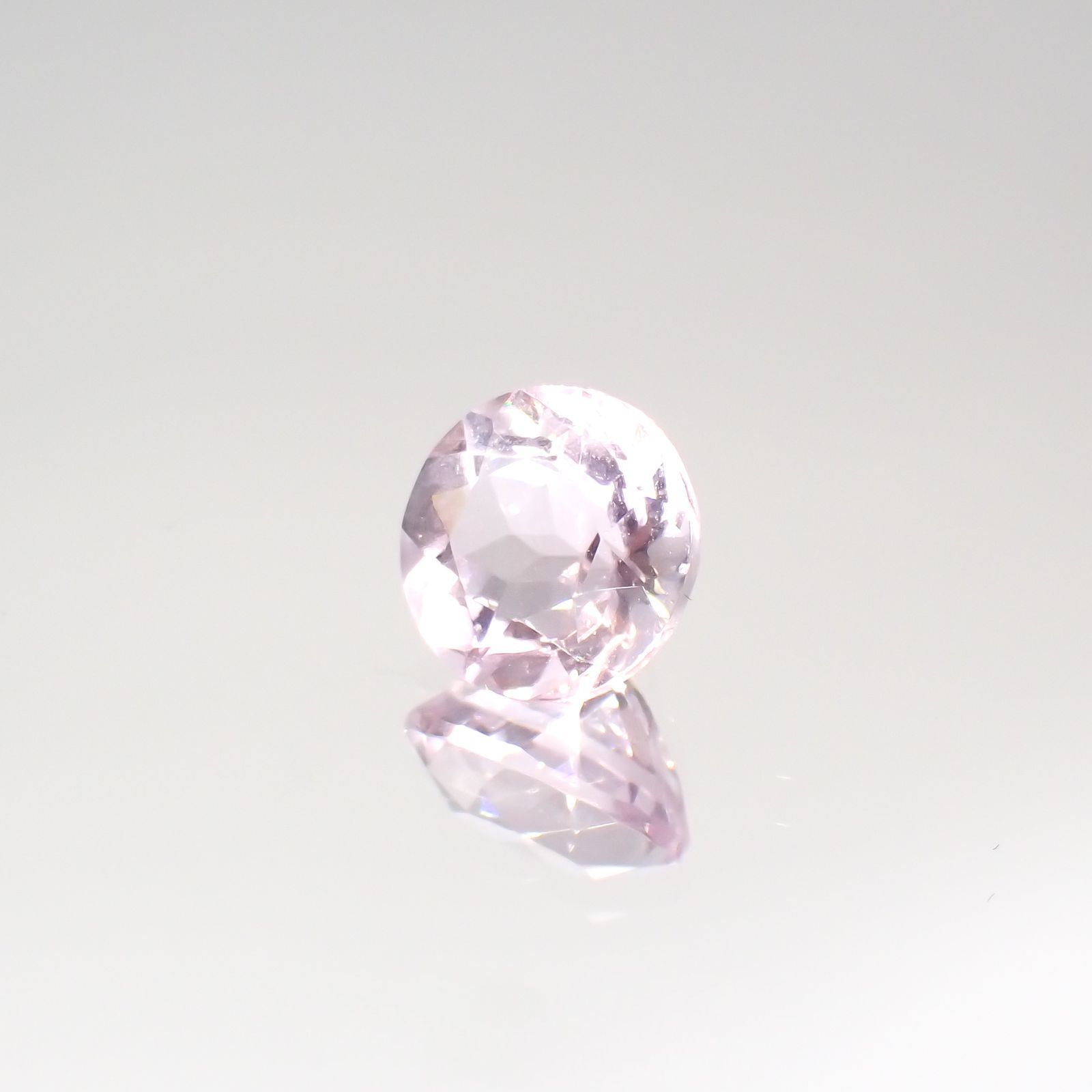 ピンクフローライト(宝石名フルオライト)ブラジル産 3.33ct 識別済[220115132]9.1x9mm前後