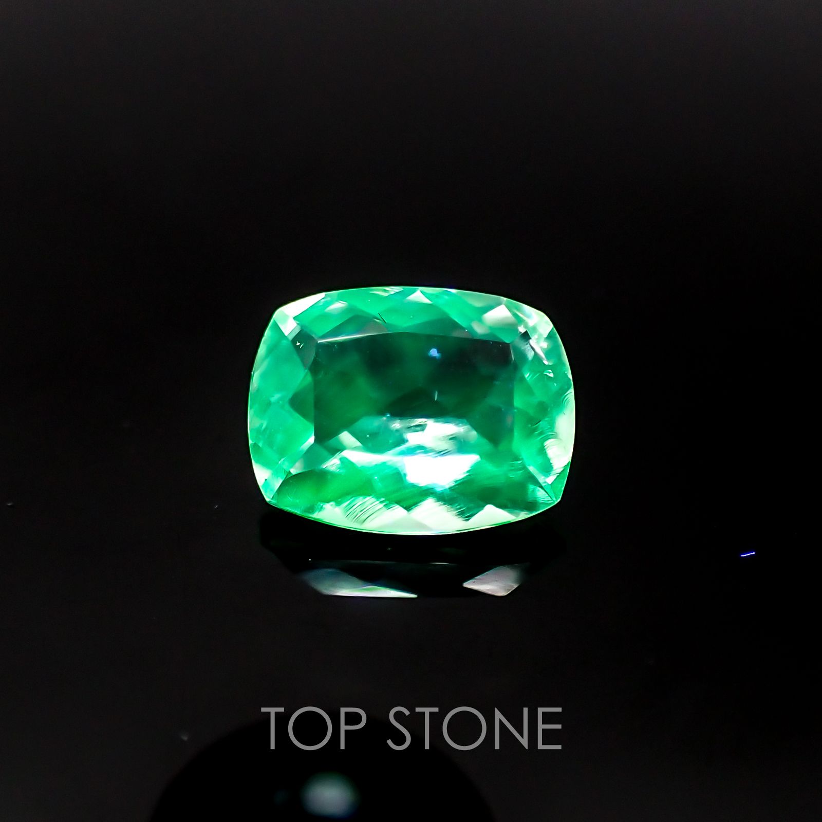 ハイアライトオパール メキシコ産 ルース 1.16ct[21048249]8.3×6.5mm前後