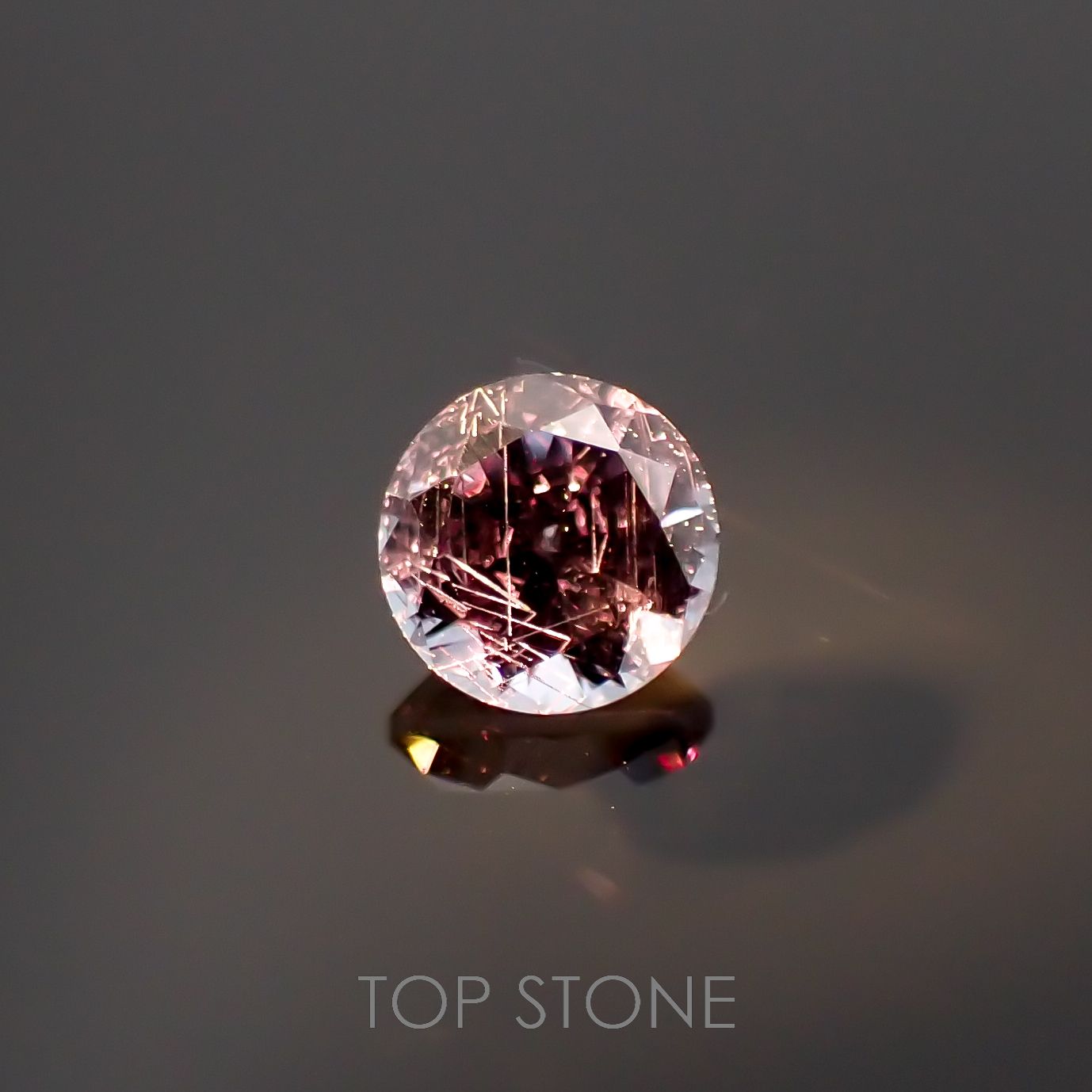 カラーチェンジガーネット アレキタイプ(宝石名ガーネット)マダガスカル・ベキリー産 0.18ct 識別済[221219425]3.2x3.2mm前後