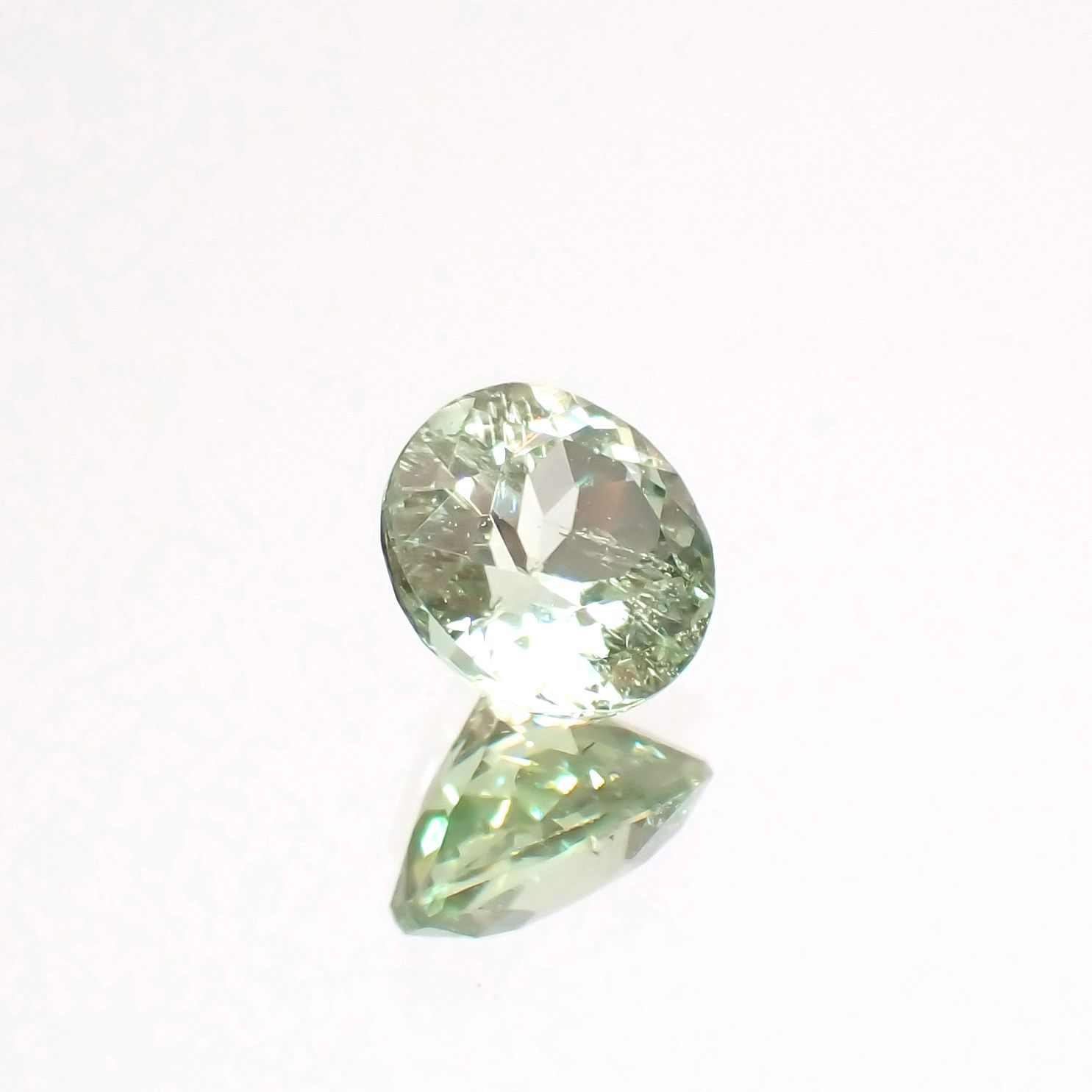 バナジウムコーネルピン(宝石名コーネルピン)タンザニア・タンガ州産 0.36ct 識別済[230521913]4.4x4.4mm前後