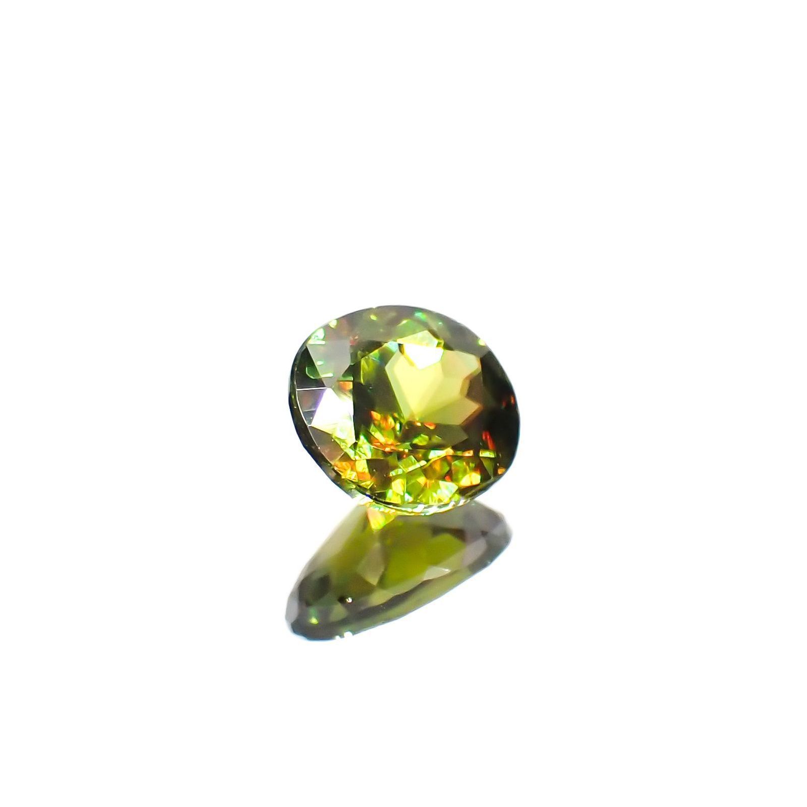 カラーチェンジスフェーン パキスタン産 0.69ct [230120038]6.1x5.4mm前後