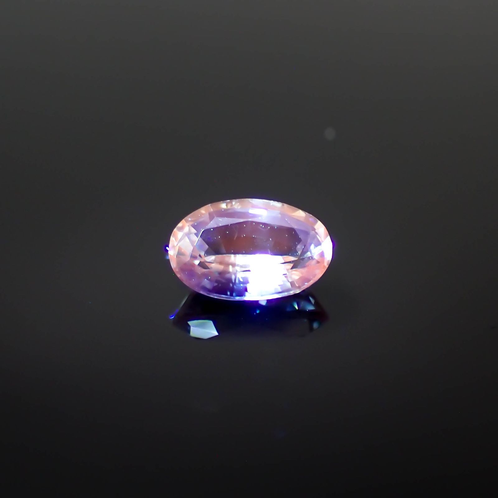 アイスブルーサファイア スリランカ産 0.53ct[230722690]5.9x3.7mm前後