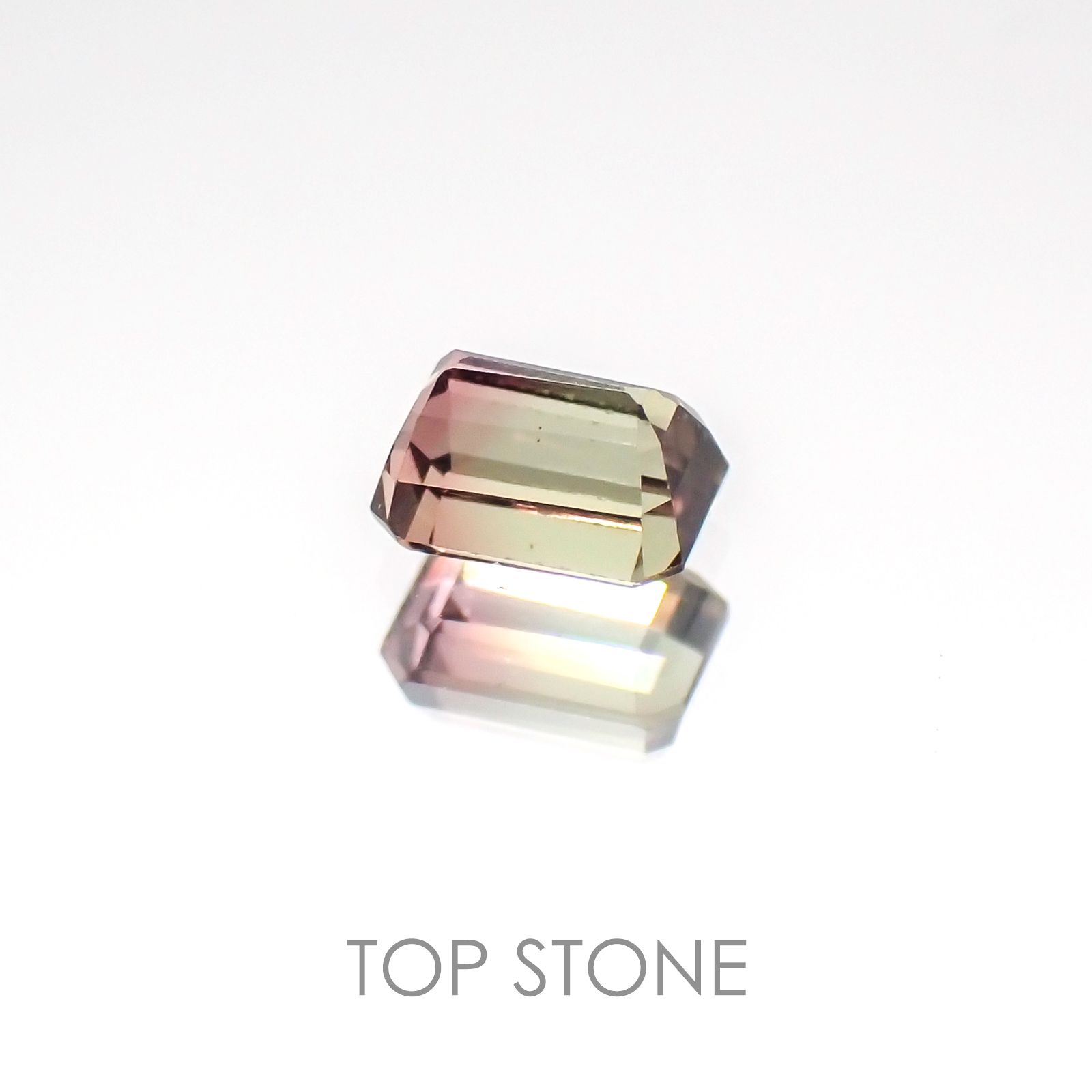 バイカラーサファイア(宝石名バイカラー・サファイア) タンザニア産 0.27ct 識別済[20117293]3.7×2.7mm前後