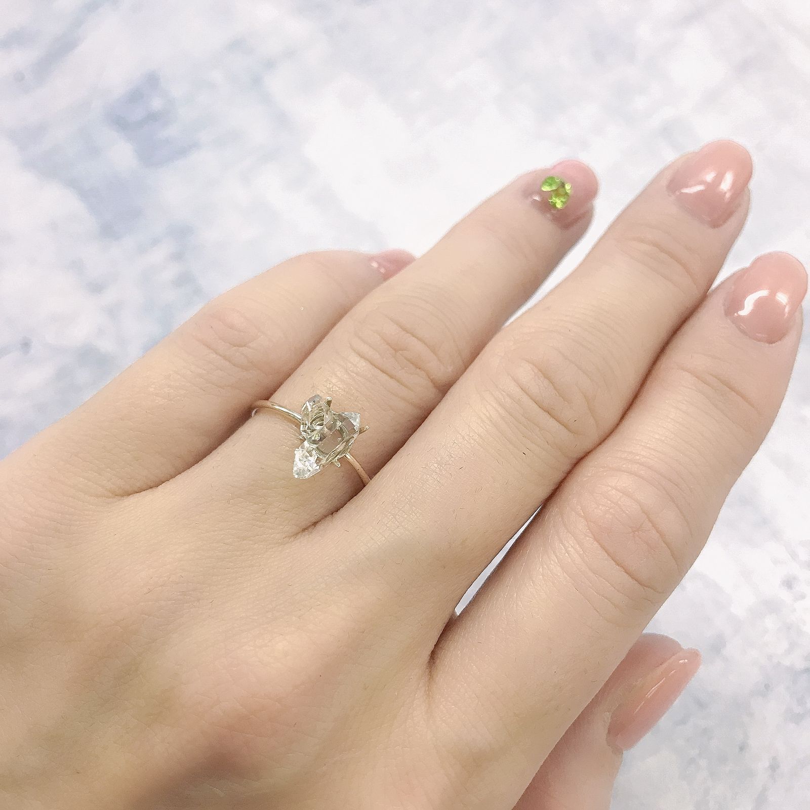 オイルインクォーツ原石 パキスタン産 1.31ct[220115463]9.7x6.2mm前後