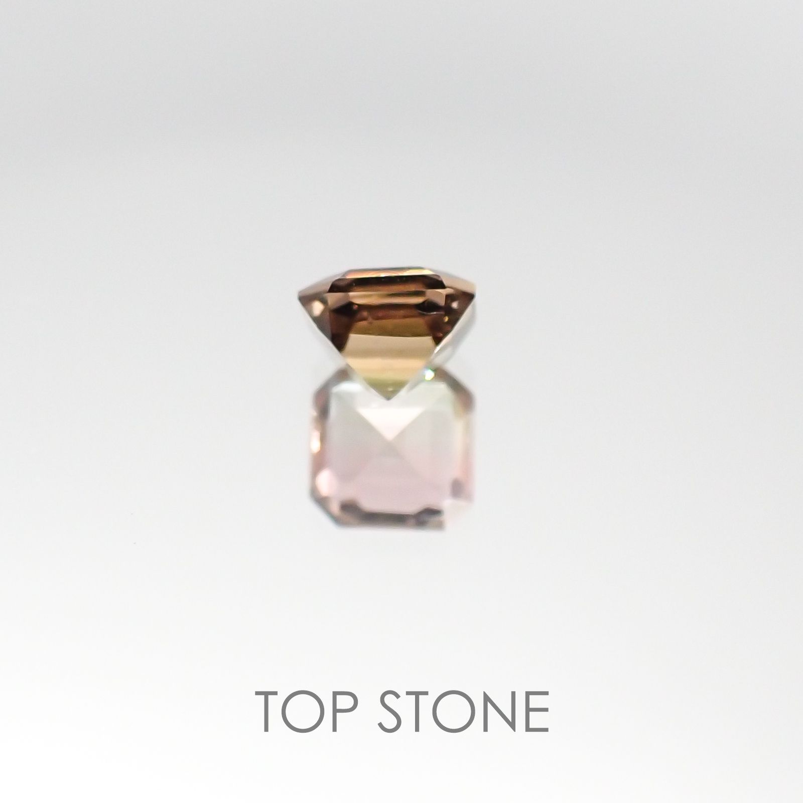 バイカラートルマリン ブラジル産 ルース 0.73ct[20095678]5.2×5.2mm前後