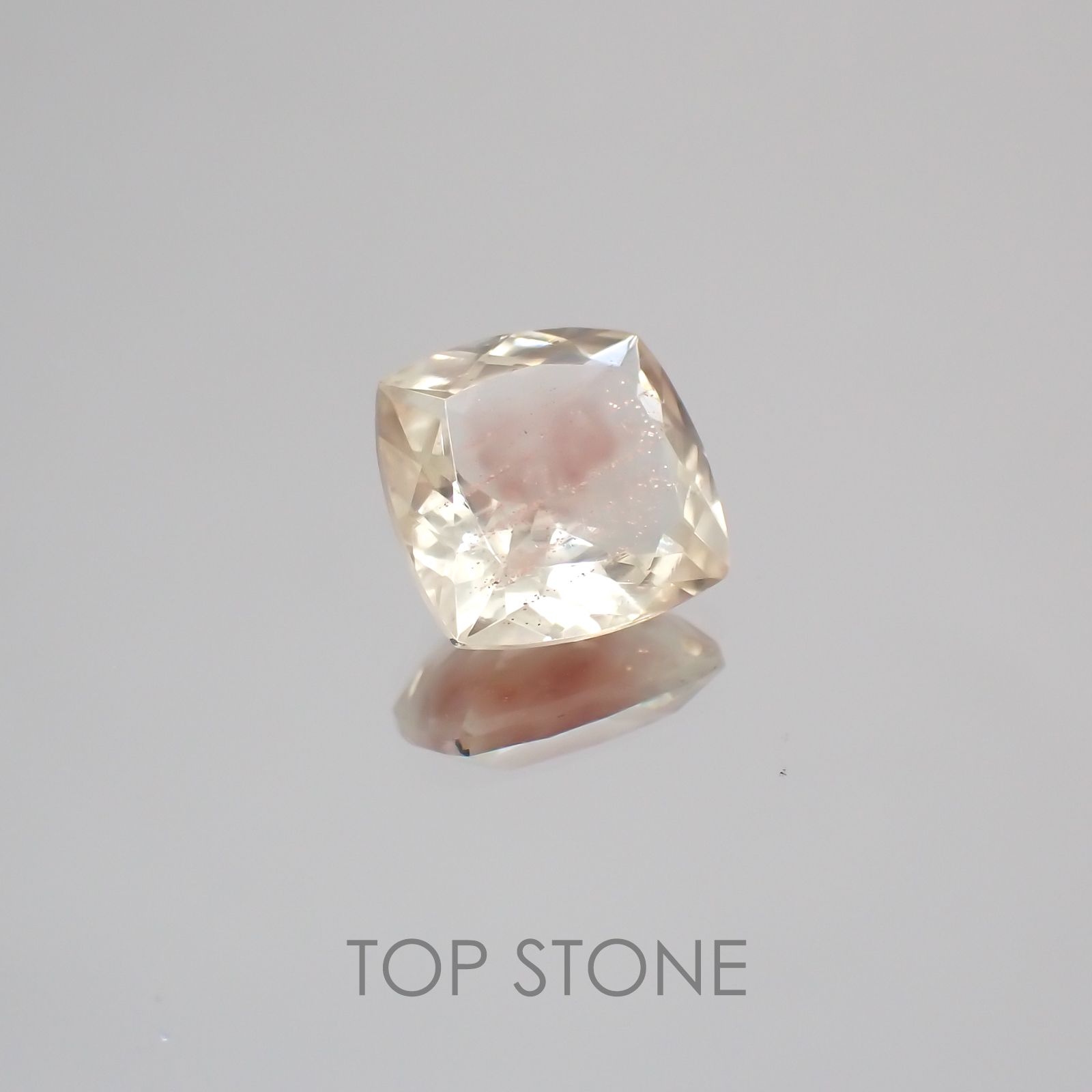 オレゴンサンストーン アメリカ産 ルース 1.85ct[210410537]8×7.9mm前後