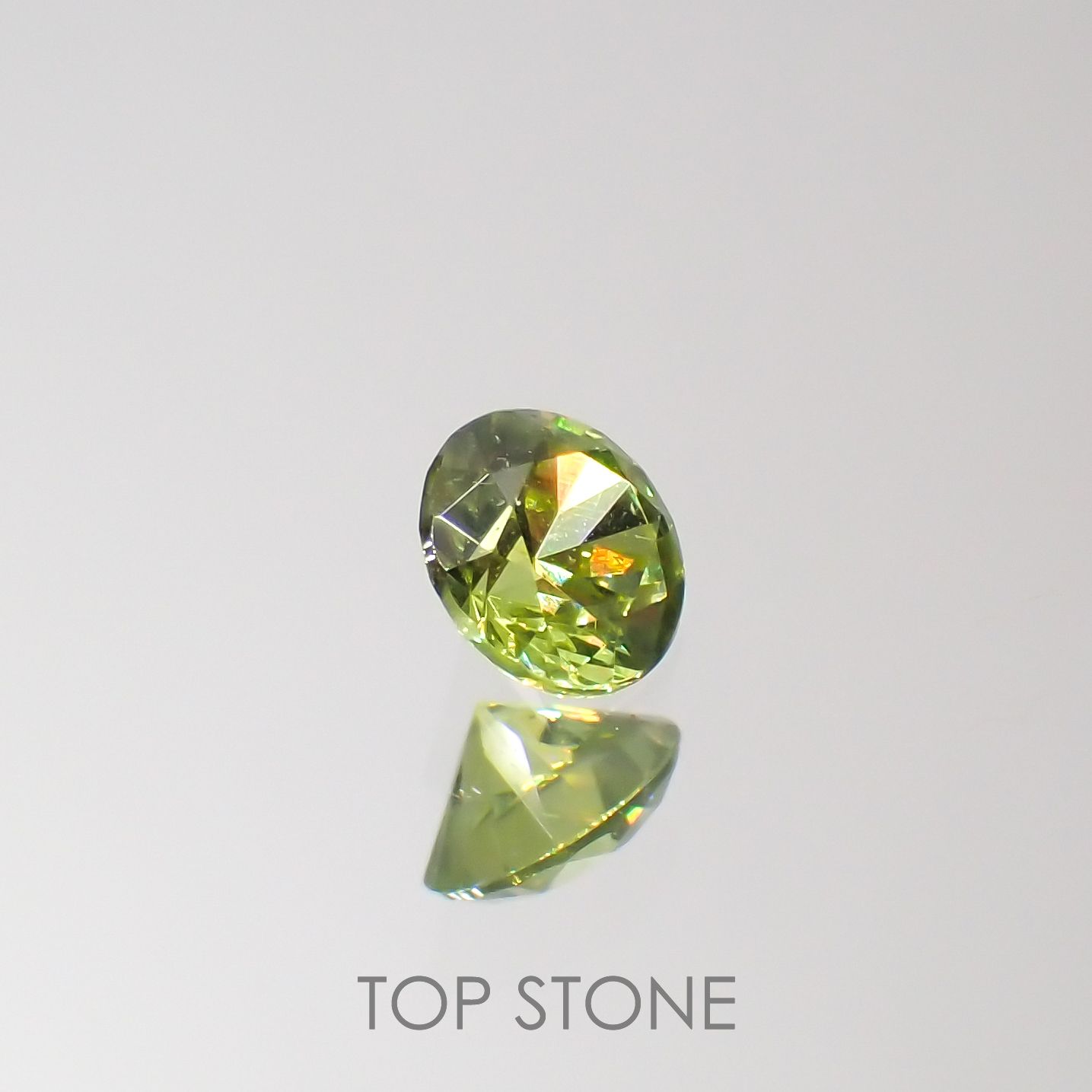 デマントイドガーネット(宝石名デマントイド・ガーネット)ロシア産 0.26ct 識別済[220616527]3.9x3.9mm前後