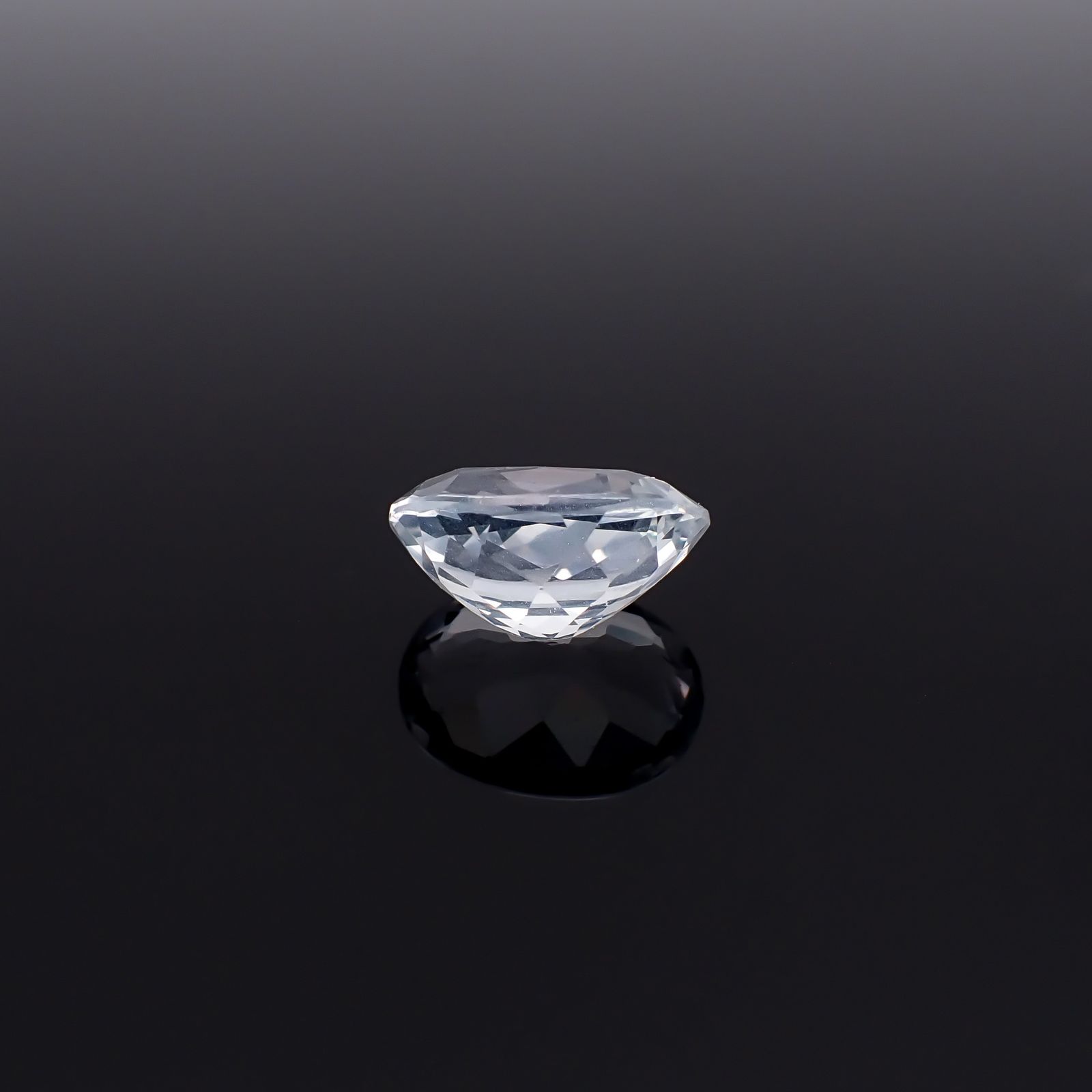 シルバーアパタイト フルオレッセンス アフリカ産 識別済 1.88ct / 9x6.6mm前後 [260632510]
