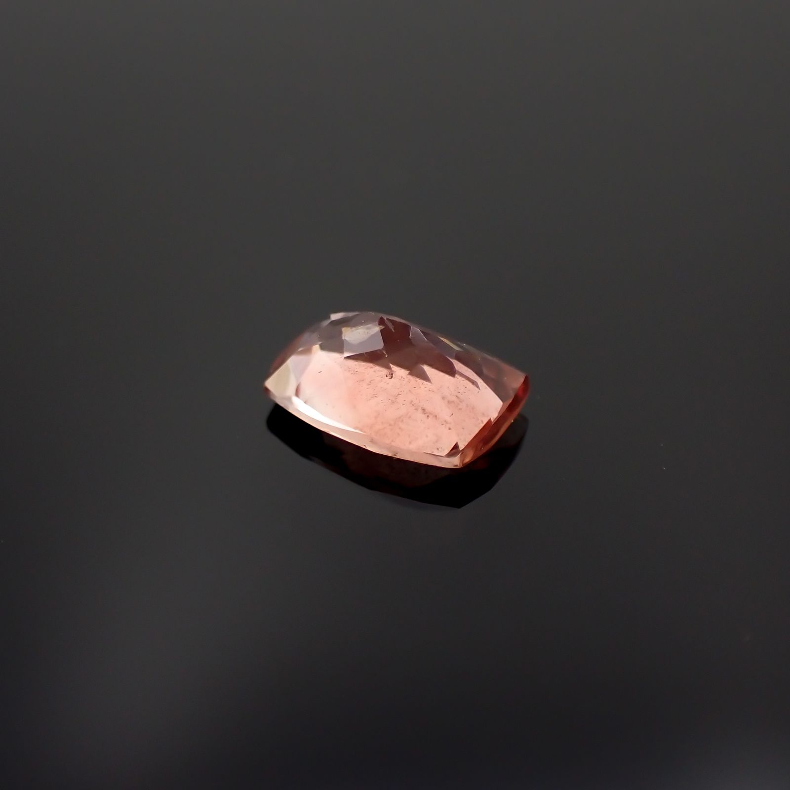 エチオピアサンストーン(宝石名アンデシン・ラブラドライト)エチオピア産 0.74ct 識別済[230321318]6.9x5mm前後