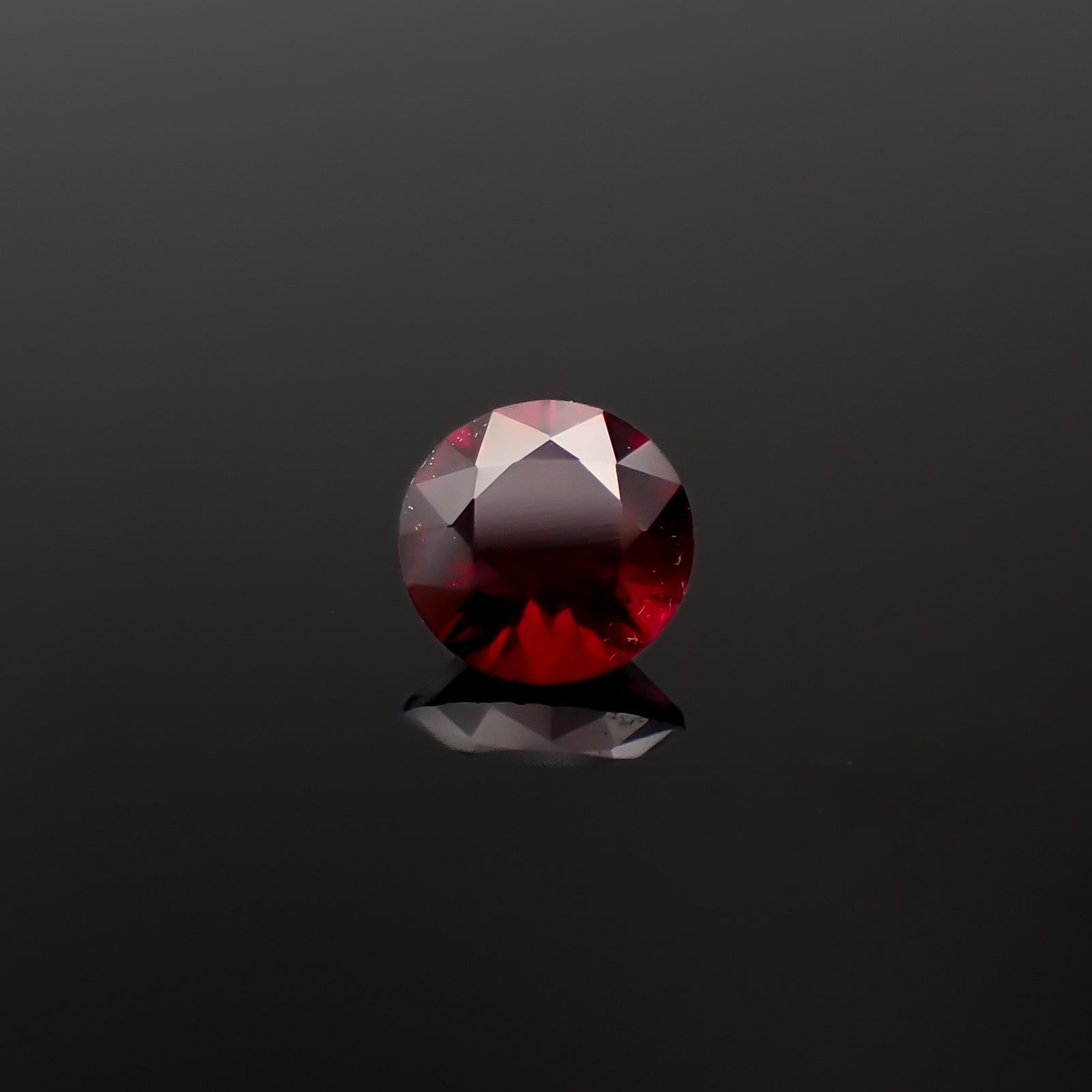 アントヒルガーネット(クロムパイロープガーネット) アメリカ・アリゾナ州産 0.53ct[240527823]5.1x5.1mm前後