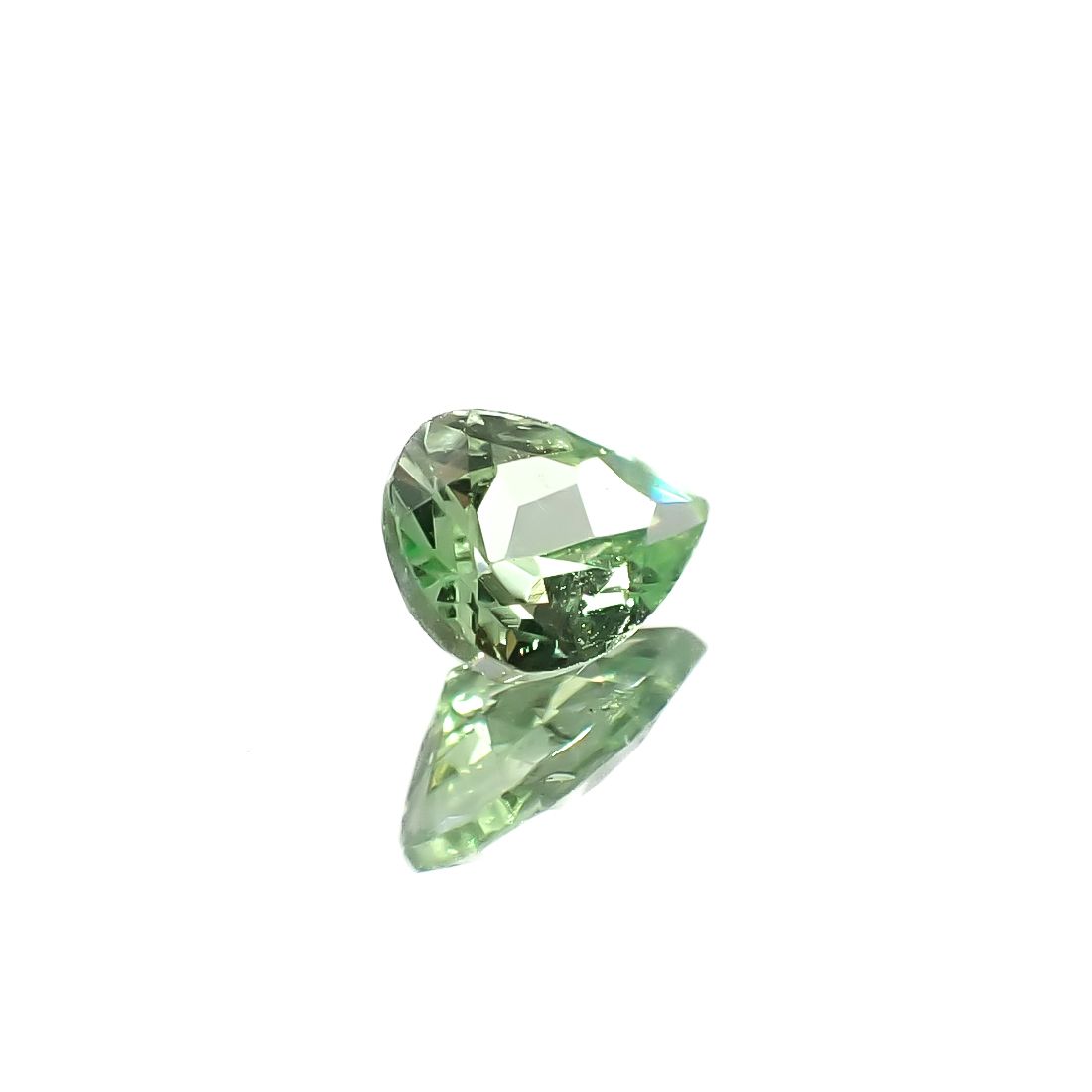 ミントガーネット(宝石名ガーネット)タンザニア産 0.27ct 識別済[241229615]5x3.6mm前後