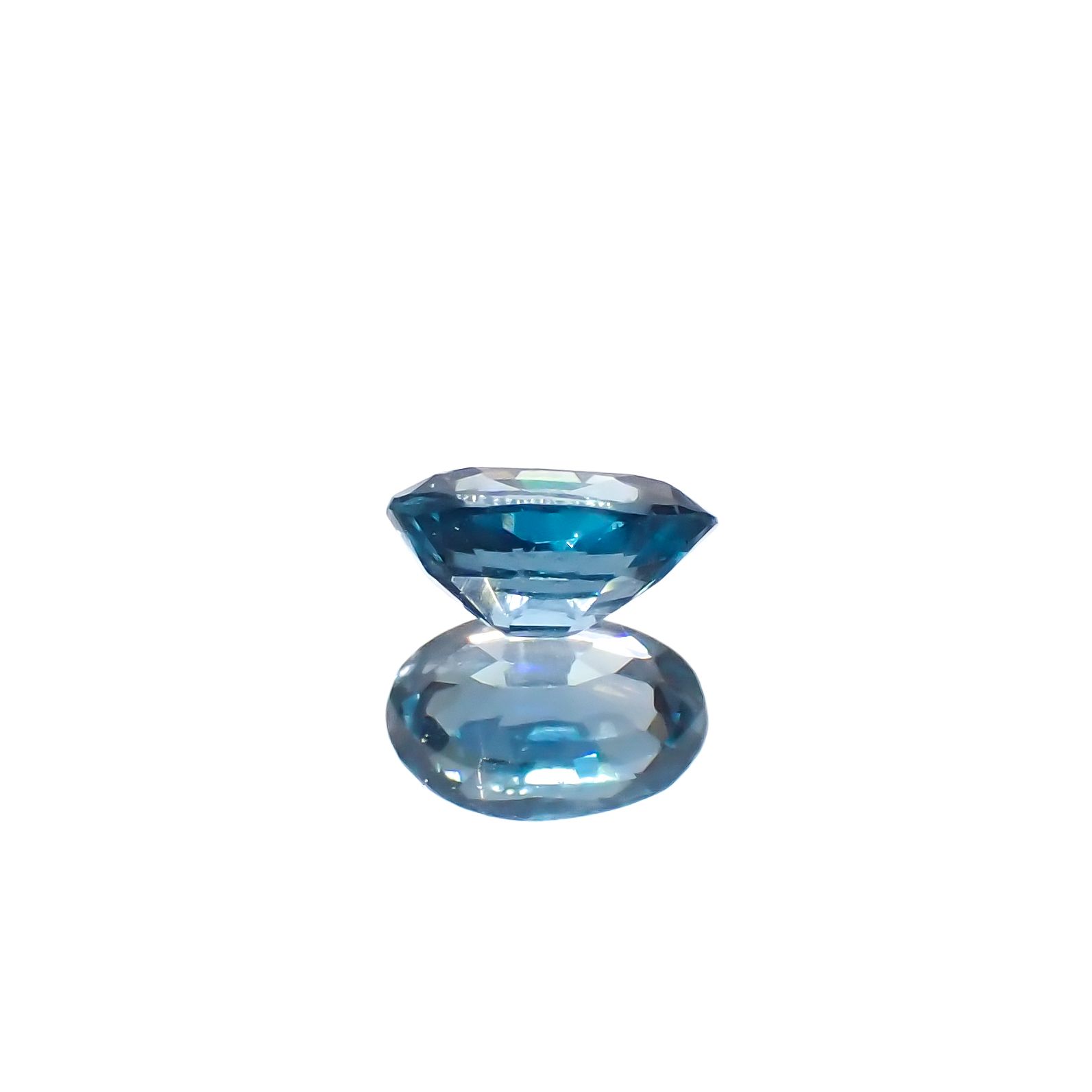 オーシャンブルーカイヤナイト(宝石名カイヤナイト)インド・オリッサ産 0.60ct 識別済[240326696]5.9x4mm前後