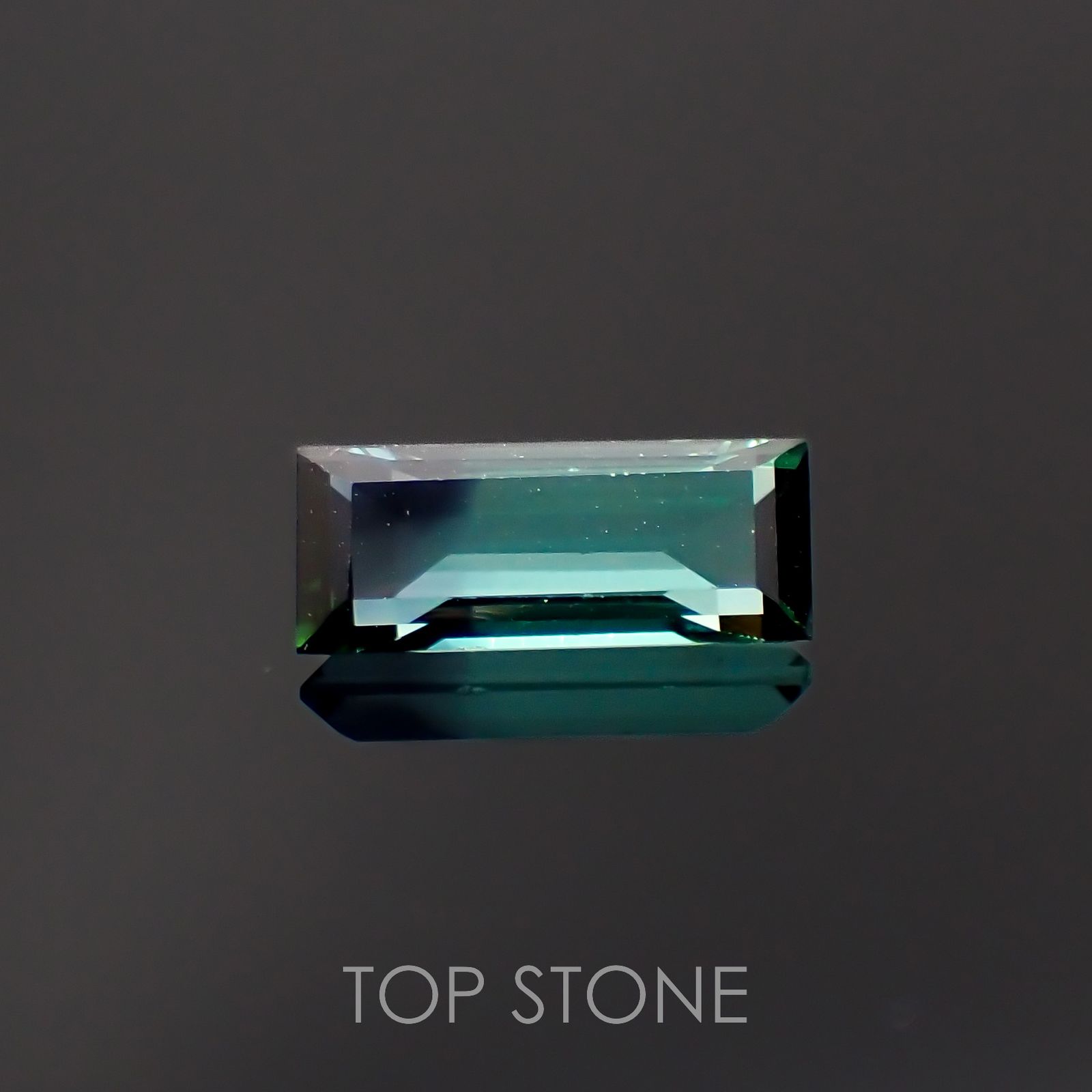 バイカラートルマリン コンゴ民主共和国産 1.10ct[230220533]9.5x3.8mm前後