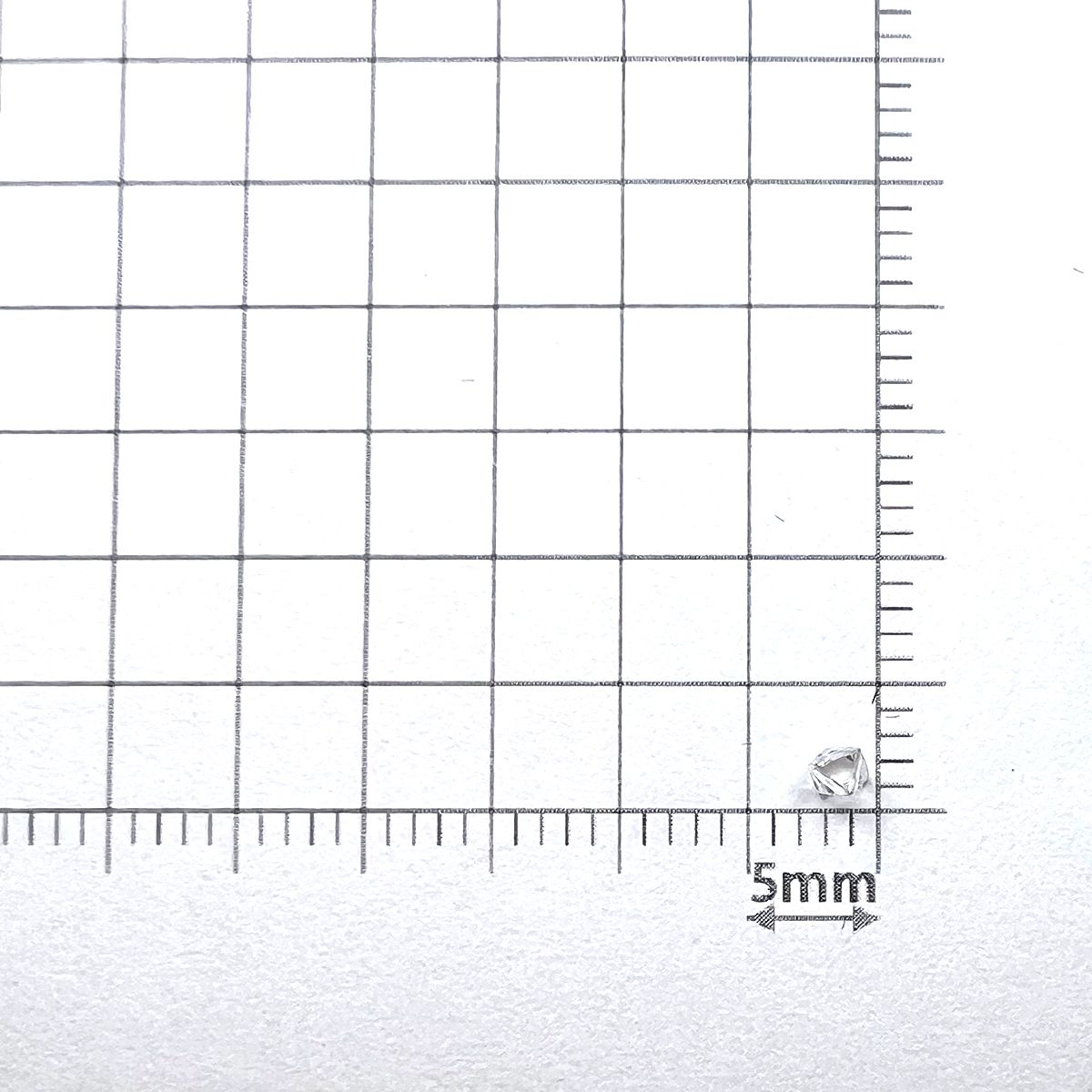 ソーヤブルダイヤモンド 原石(トライゴンあり・薄/Trigon) ロシア産 0.087ct[230923464]2.8x2.7mm前後
