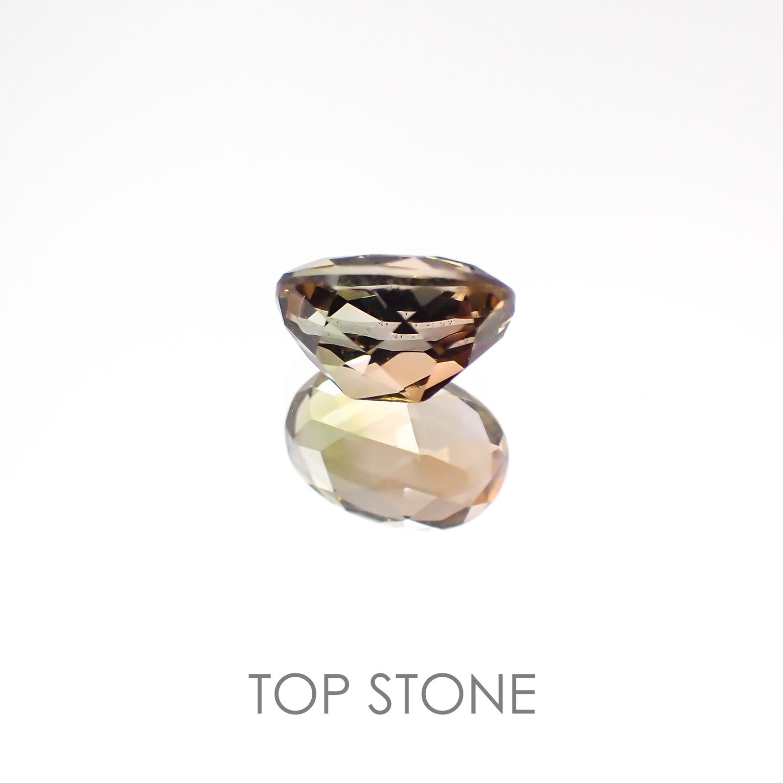 バイカラーアンダリュサイト スリランカ産 ルース 0.64ct[20117461]6.1×4.2mm前後