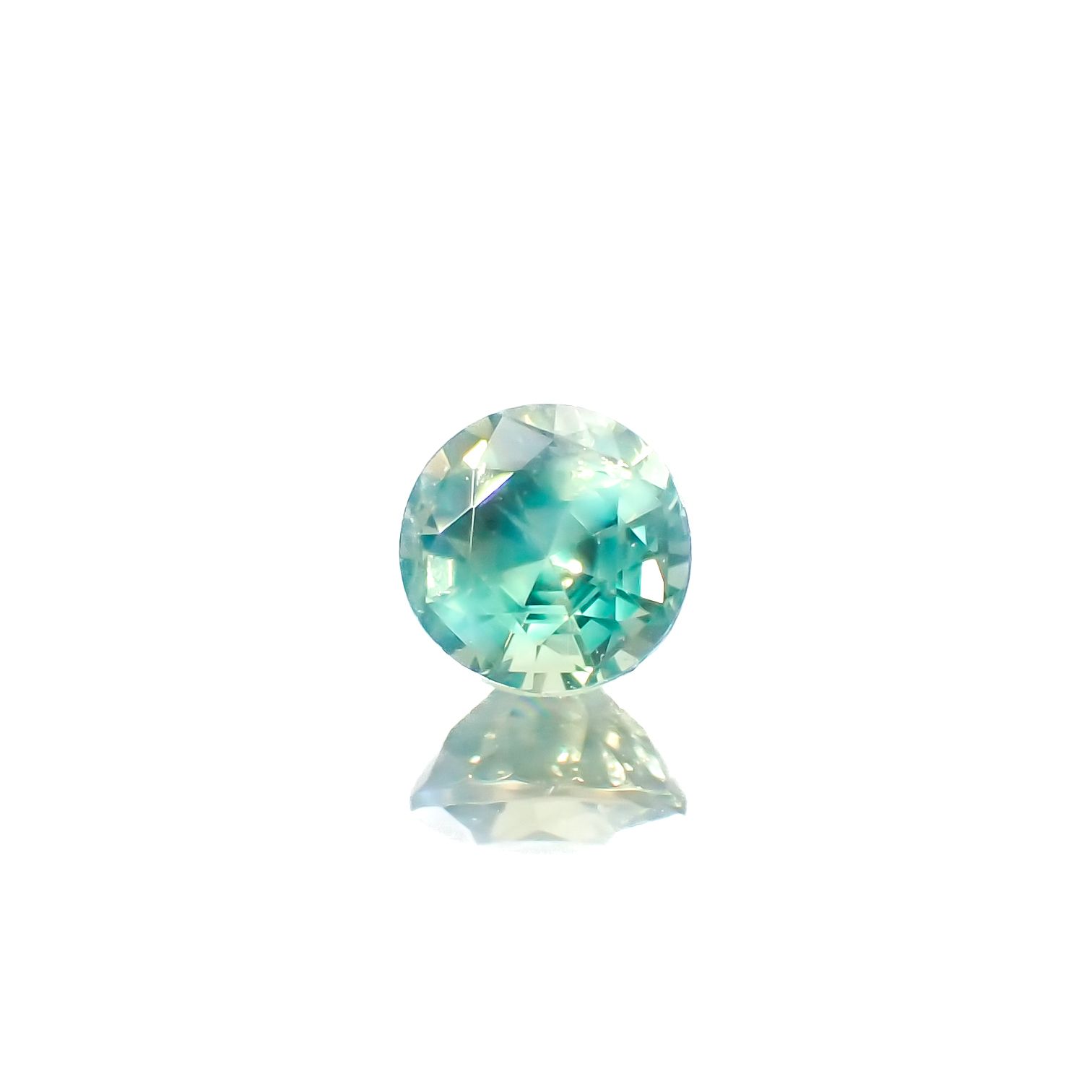 シルキーアレキサンドライト(宝石名アレキサンドライト)ブラジル・ミナスジェライス州ヘマチタ鉱山産 0.28ct 識別済[240527402]3.8x3.8mm前後