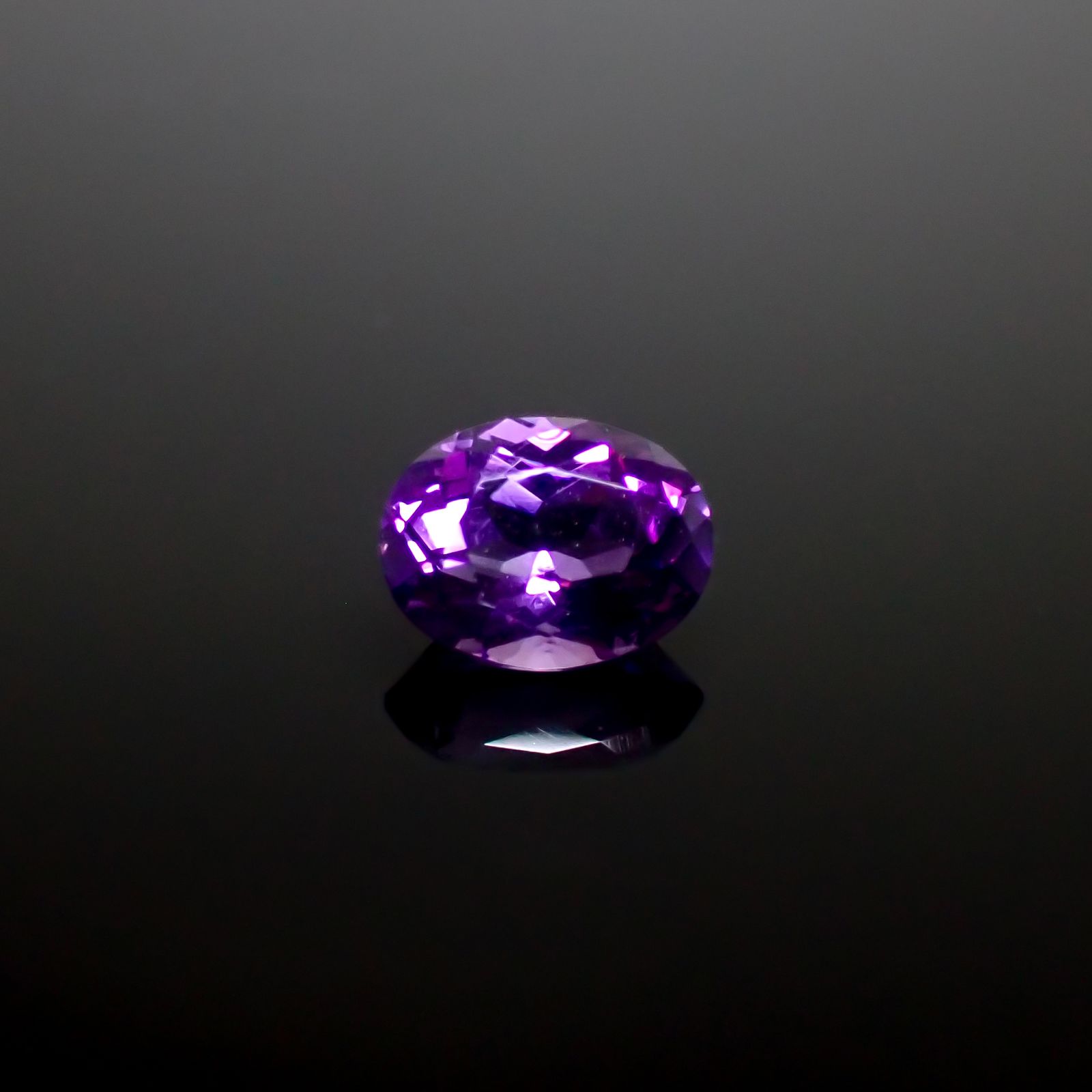 カラーシフトアメジスト ブラジル/ウルグアイ産 1.37ct [250329980]8.2x6.3mm前後
