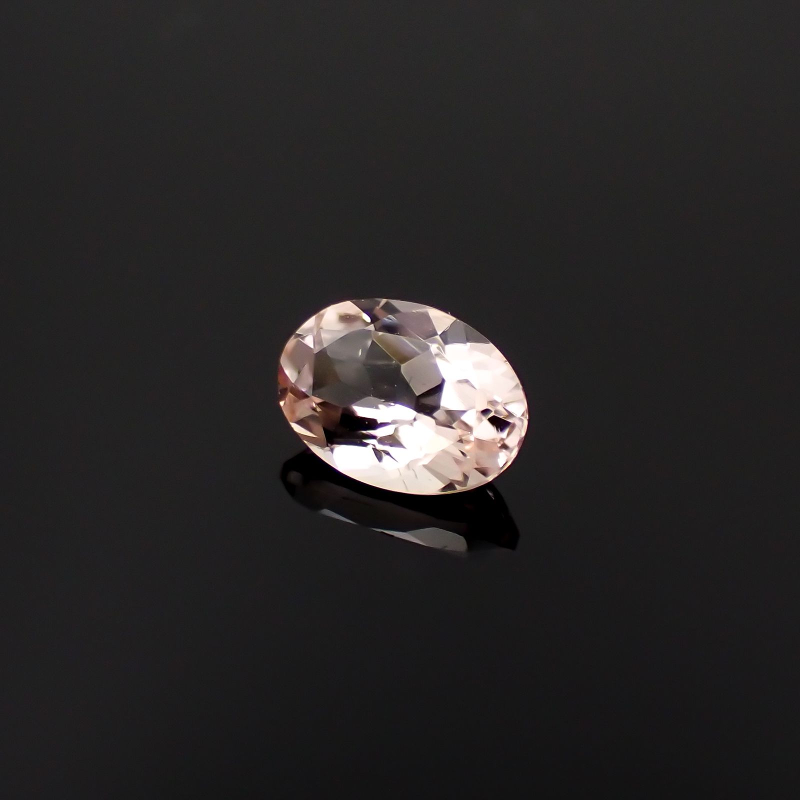 モルガナイト(宝石名モルガナイト)ナイジェリア産 0.68ct 識別済[230321163]7x4.9mm前後